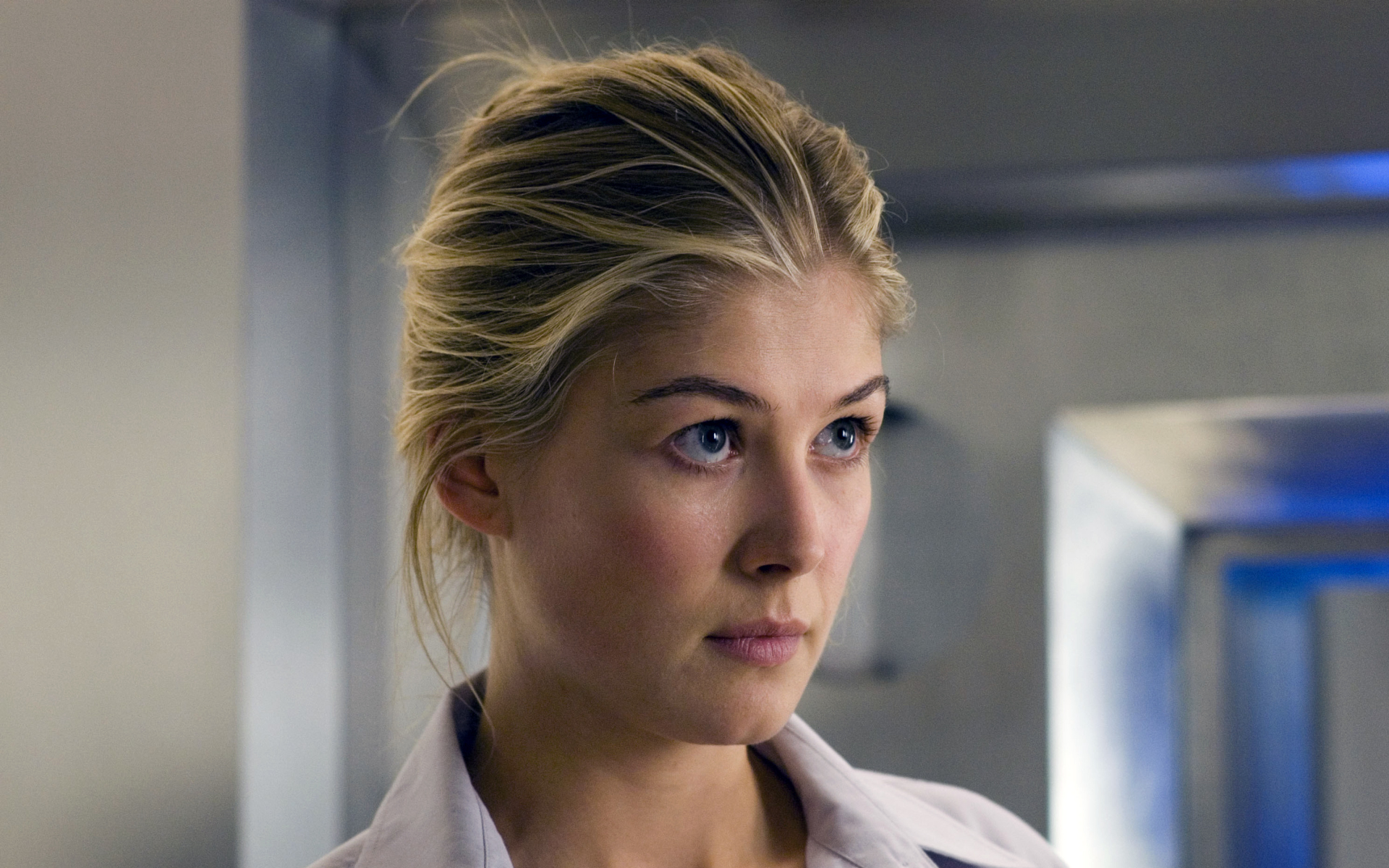 Rosamund Pike HD Wallpaper