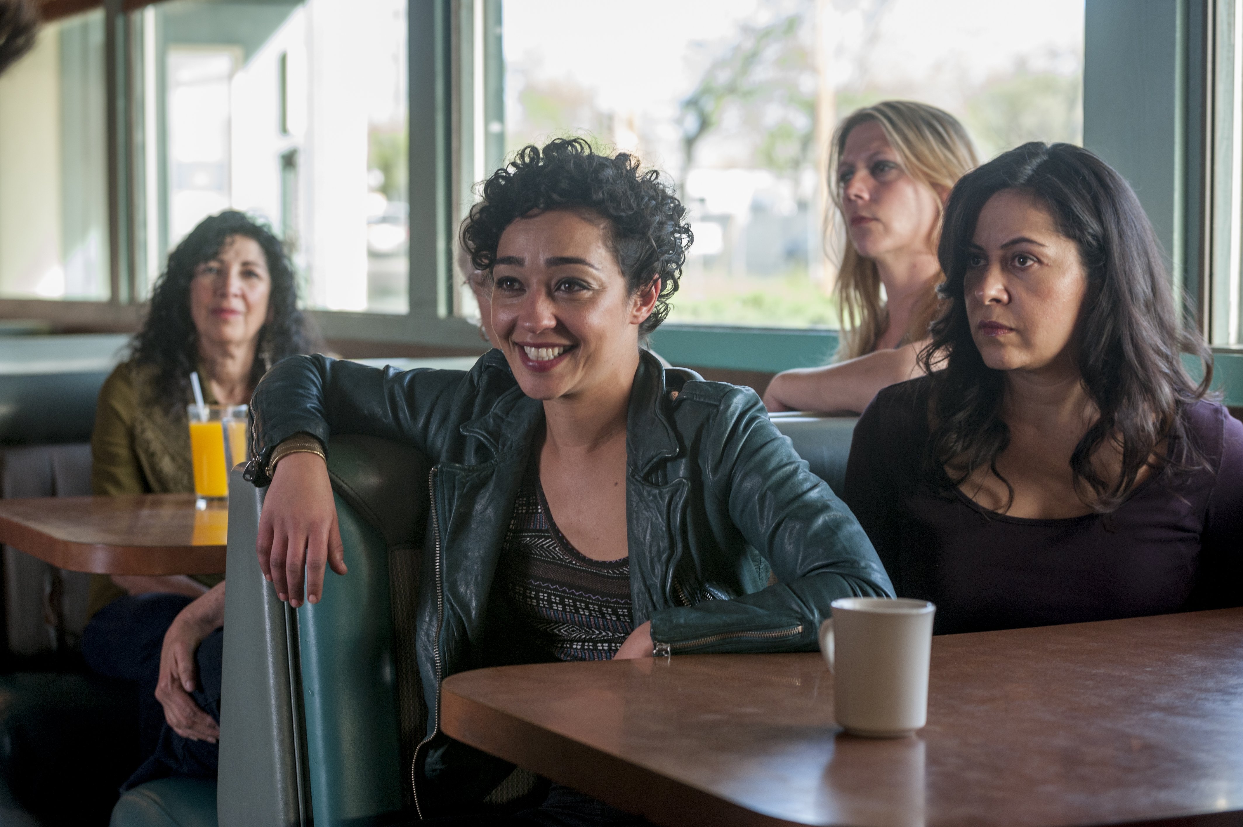 Ruth Negga and friends at a diner HD Wallpaper