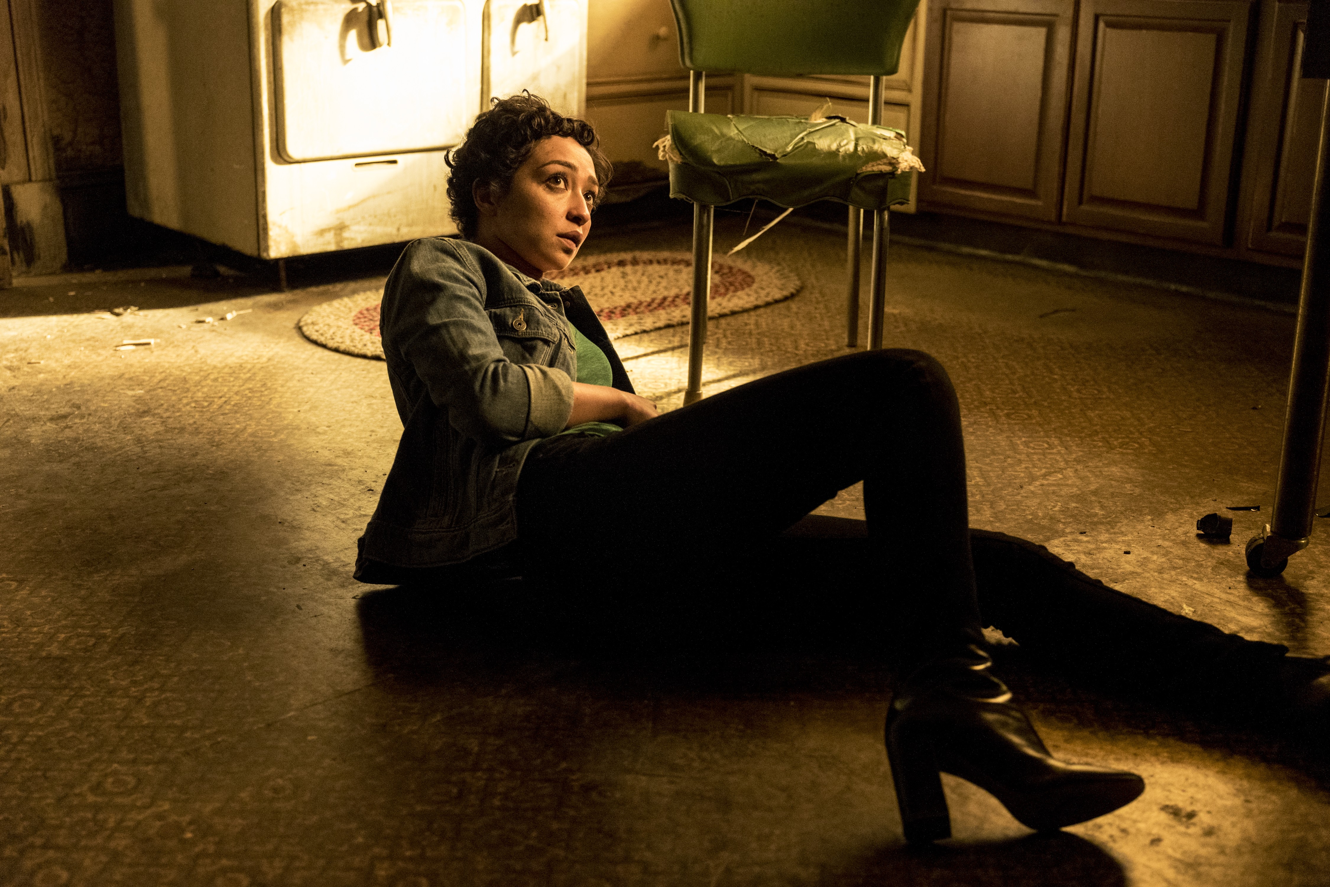 Ruth Negga in a kitchen HD Wallpaper