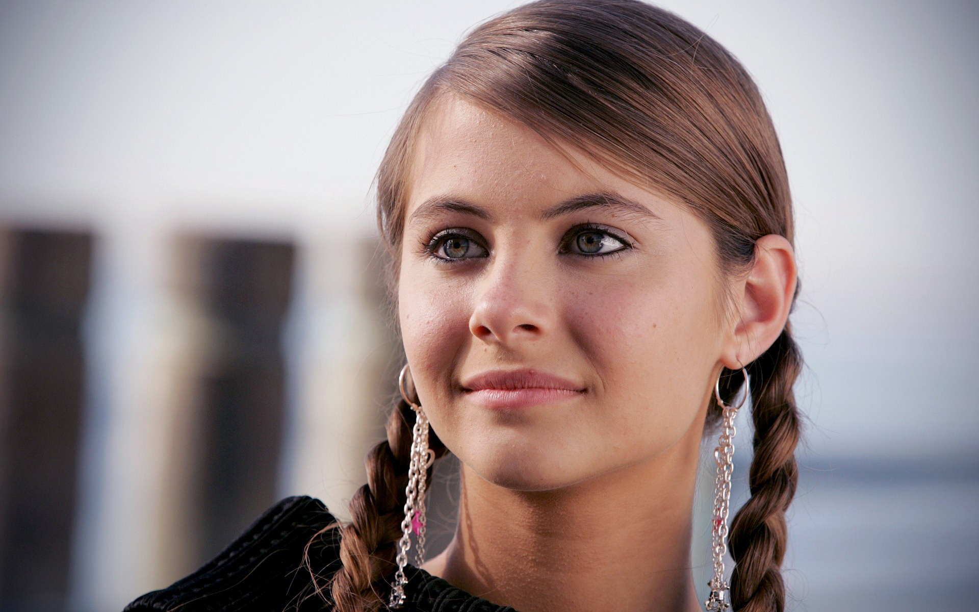 Willa Holland HD Wallpaper
