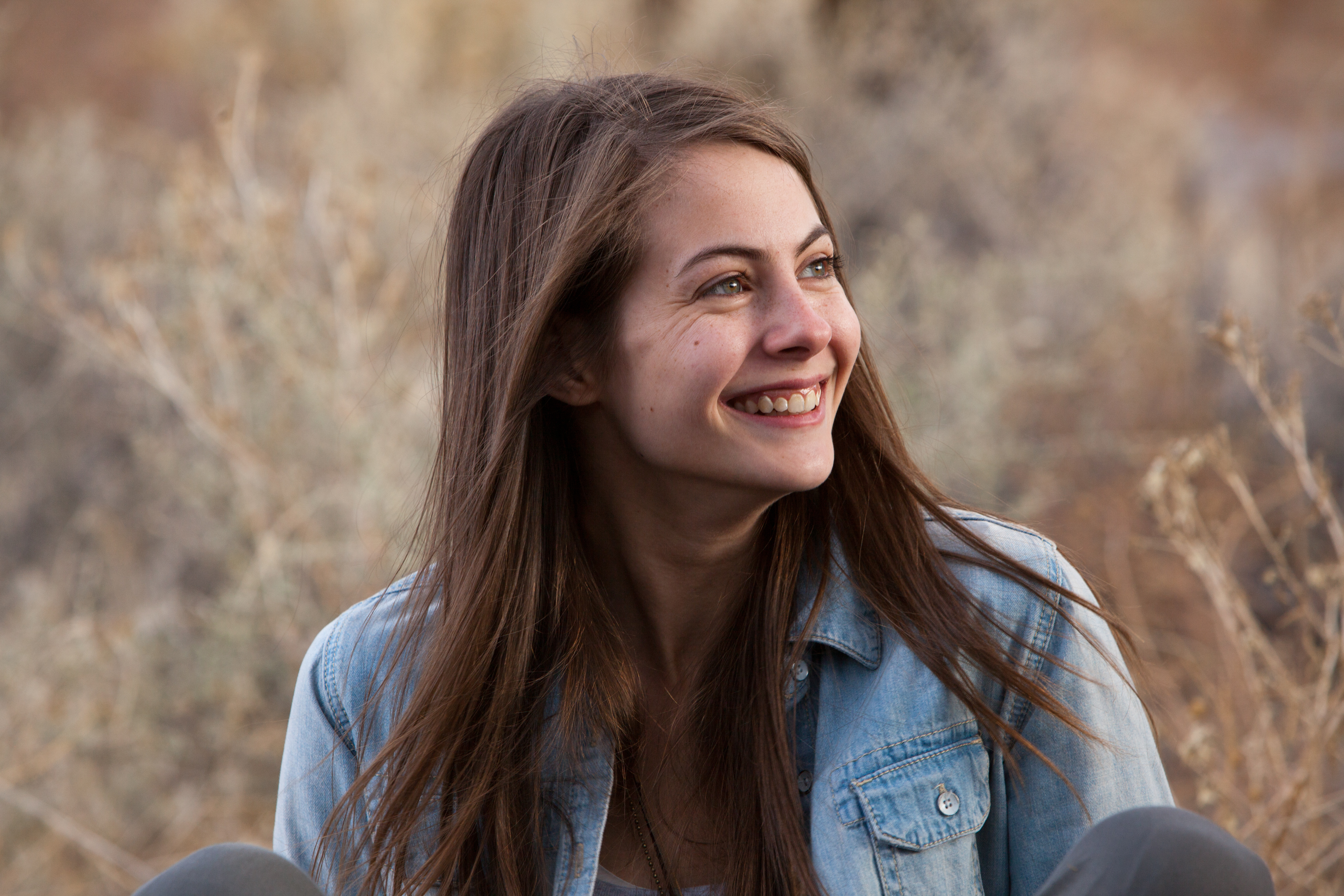 Willa Holland smiling outdoors HD Wallpaper