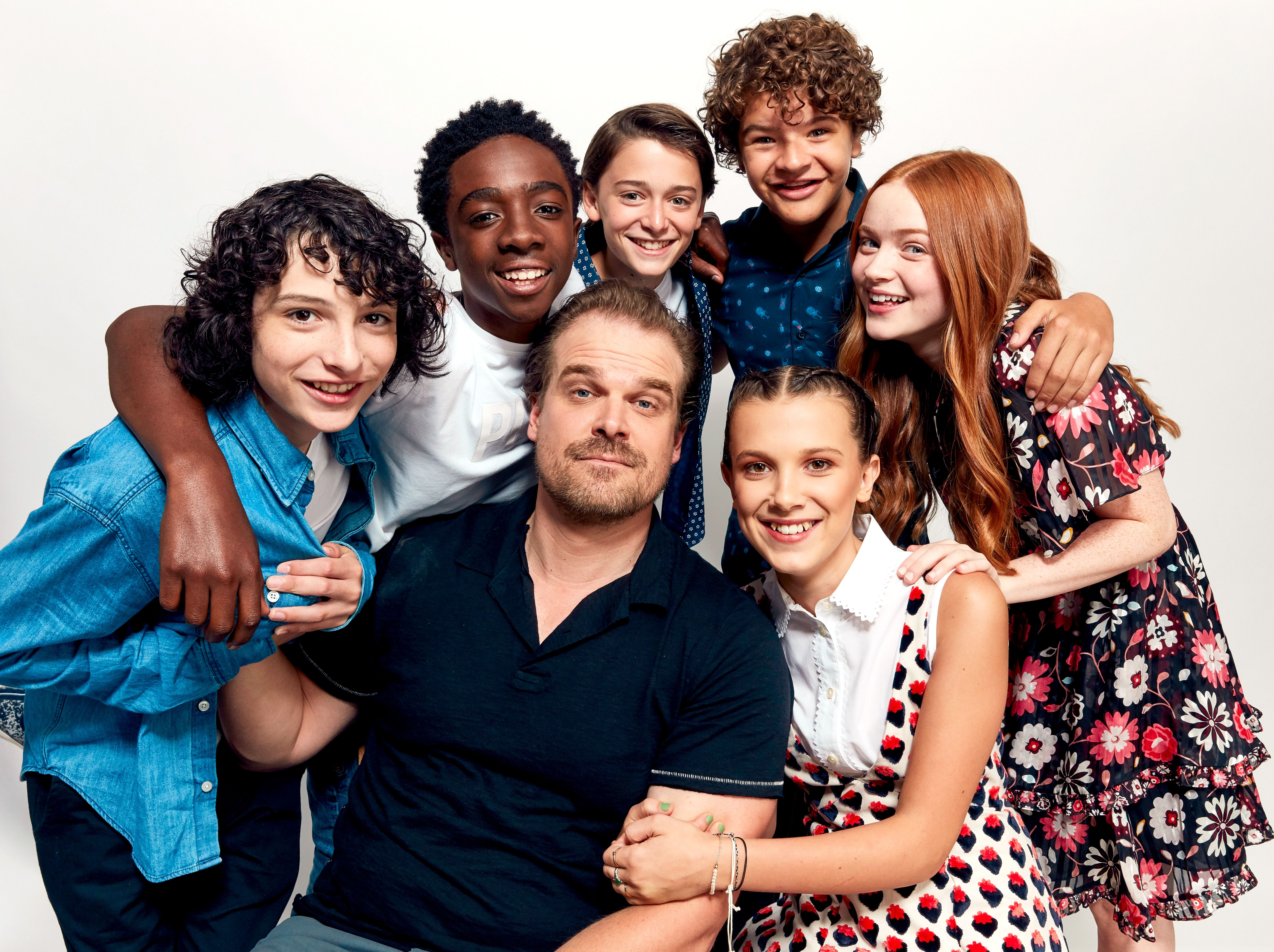 Stranger Things Cast HD Wallpaper