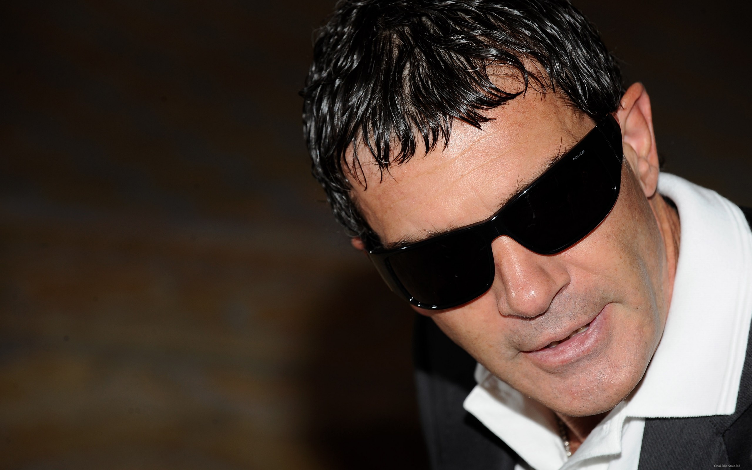 Antonio Banderas wearing sunglasses HD Wallpaper