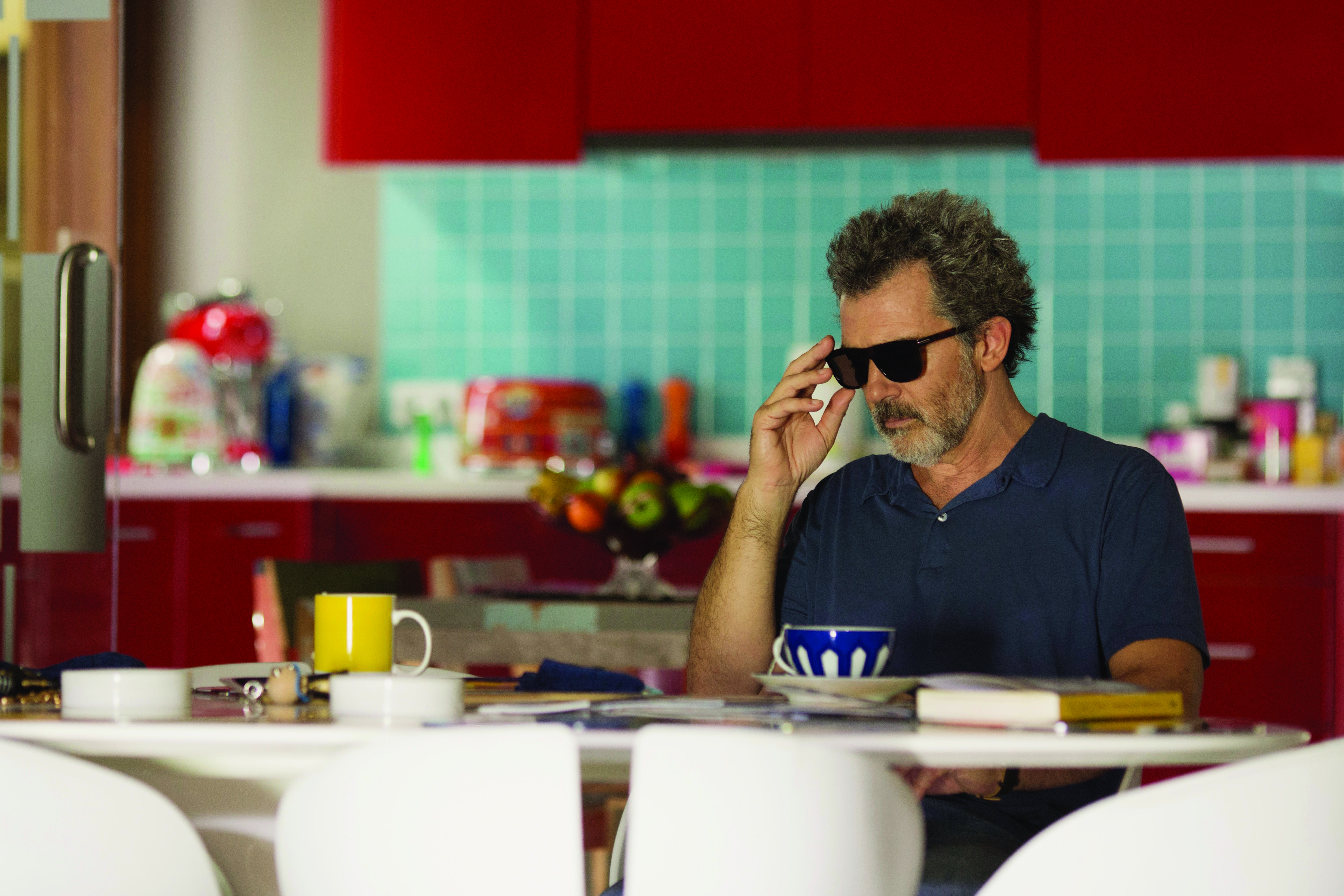 Antonio Banderas in a kitchen HD Wallpaper