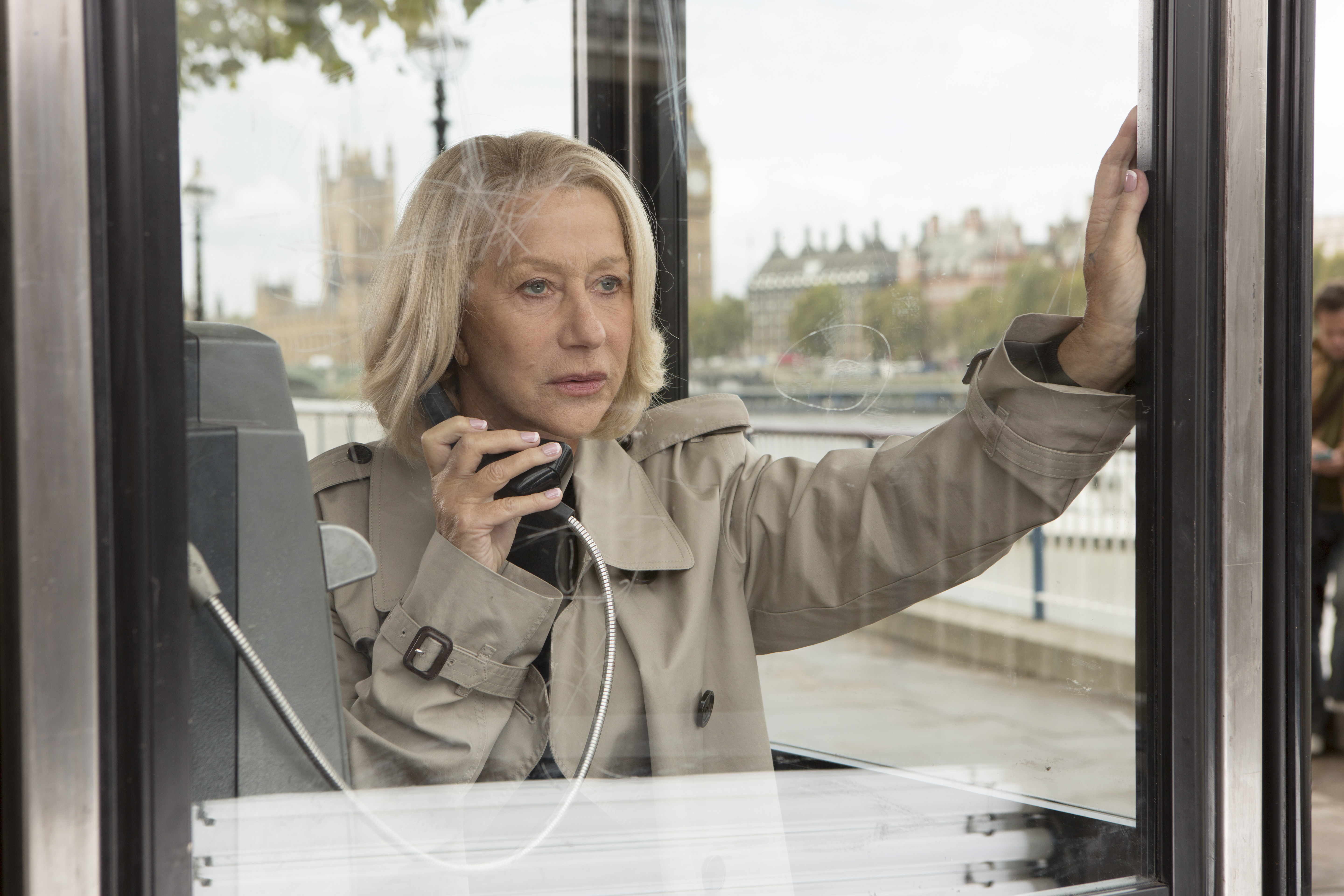 Helen Mirren in a London phone booth HD Wallpaper