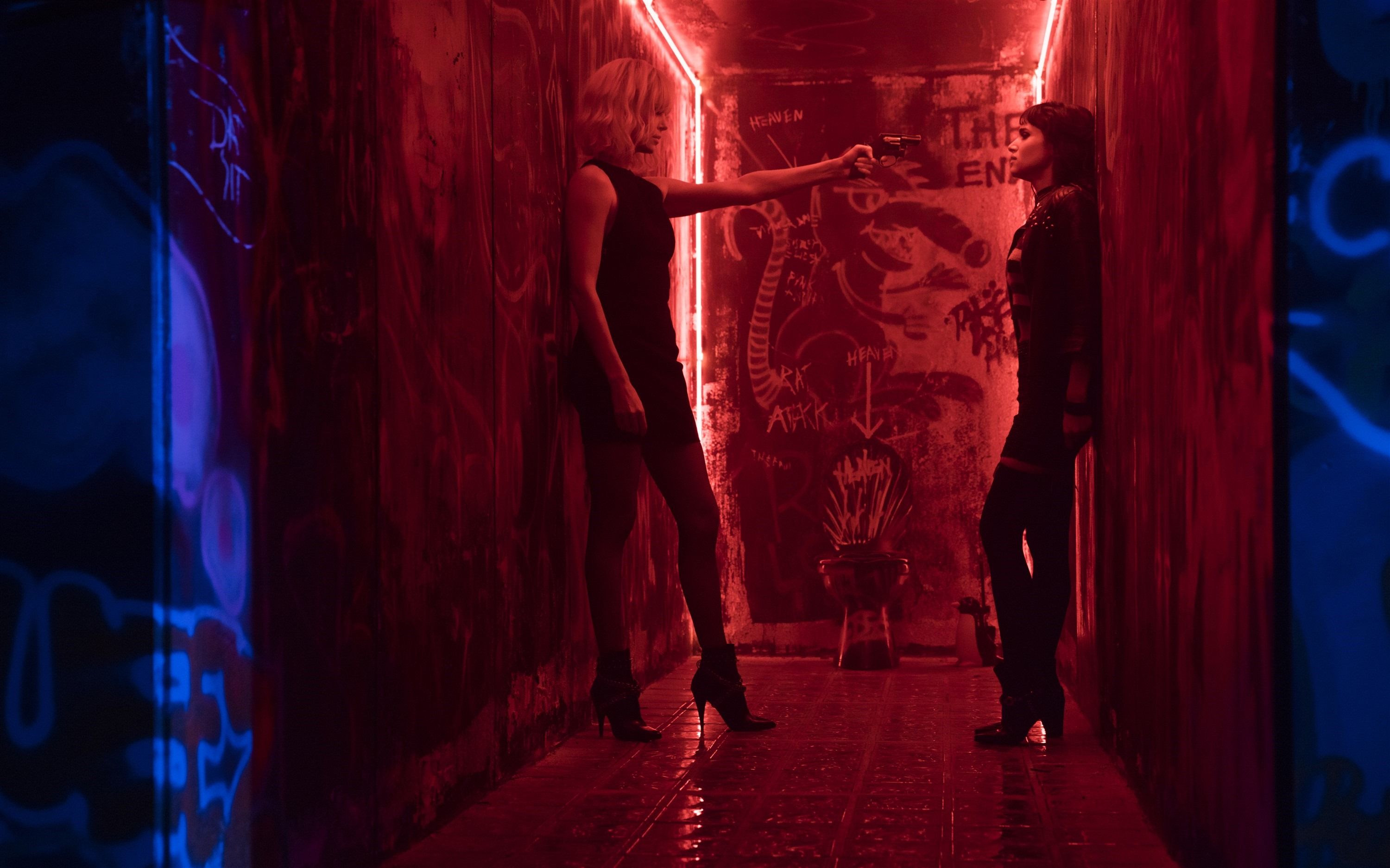 Sofia Boutella in a dark hallway with a gun HD Wallpaper