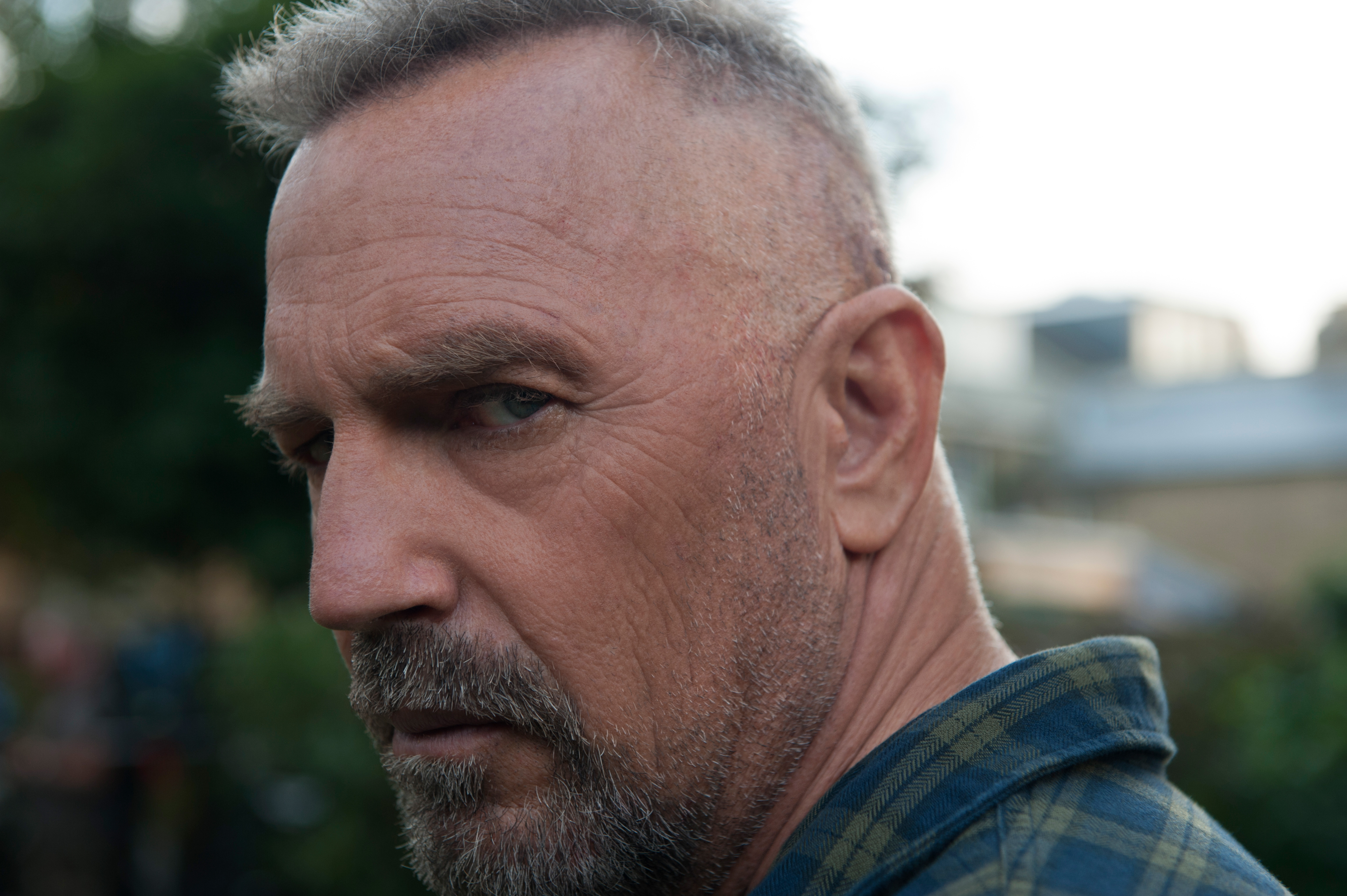 Kevin Costner HD Wallpaper
