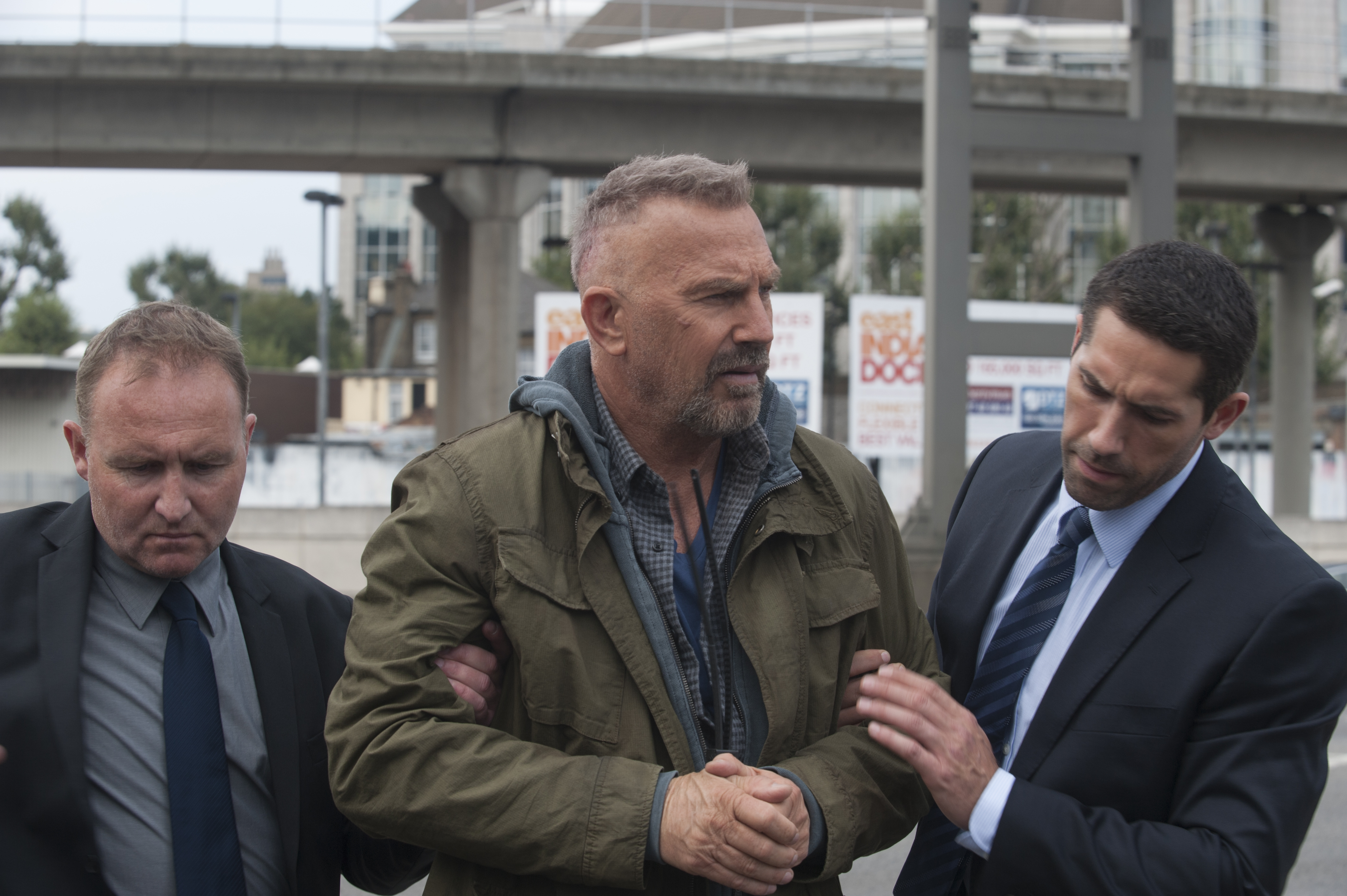 Kevin Costner in Three Days to Kill HD Wallpaper