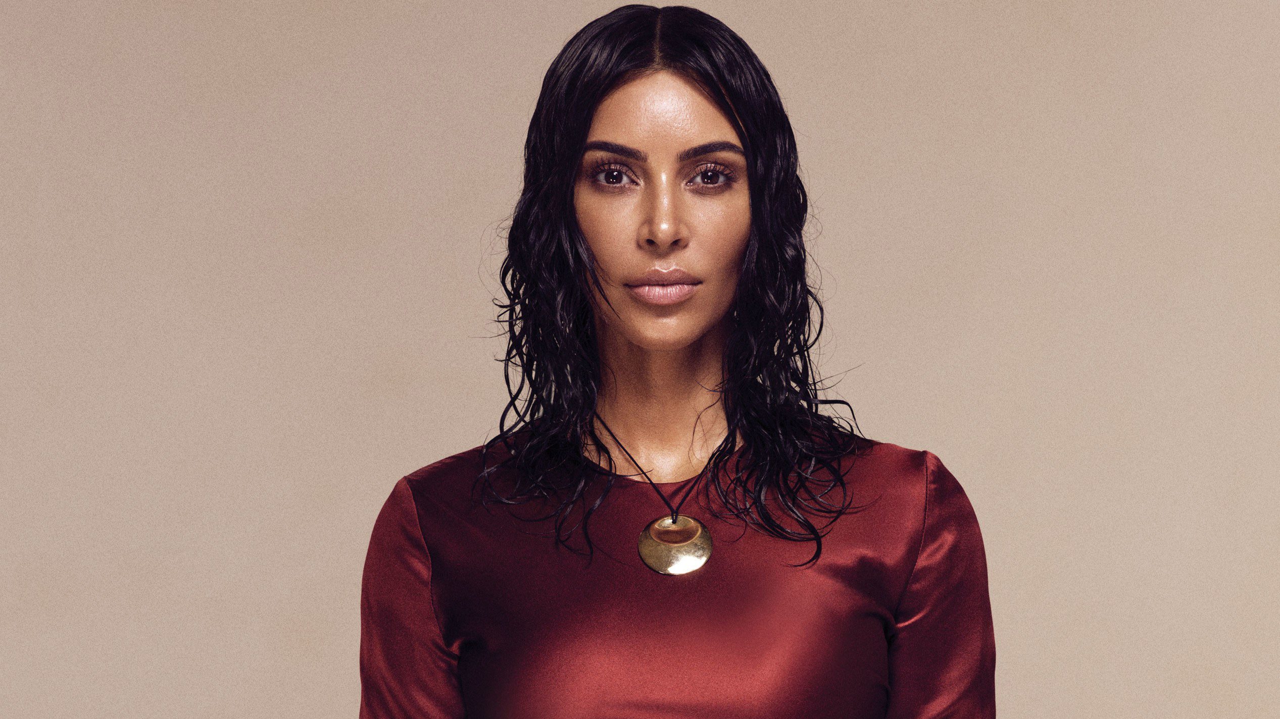 Kim Kardashian HD Wallpaper