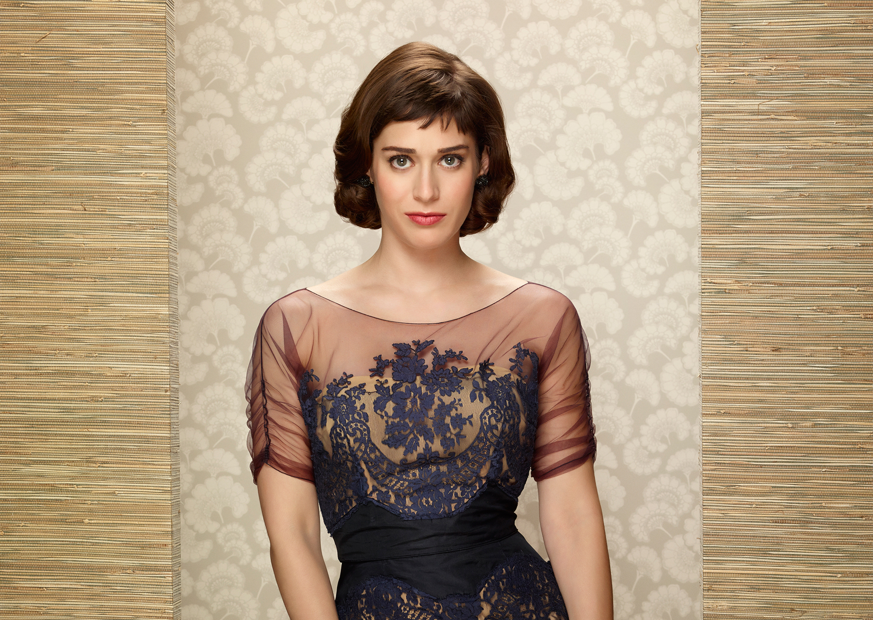 Lizzy Caplan in a vintage dress HD Wallpaper