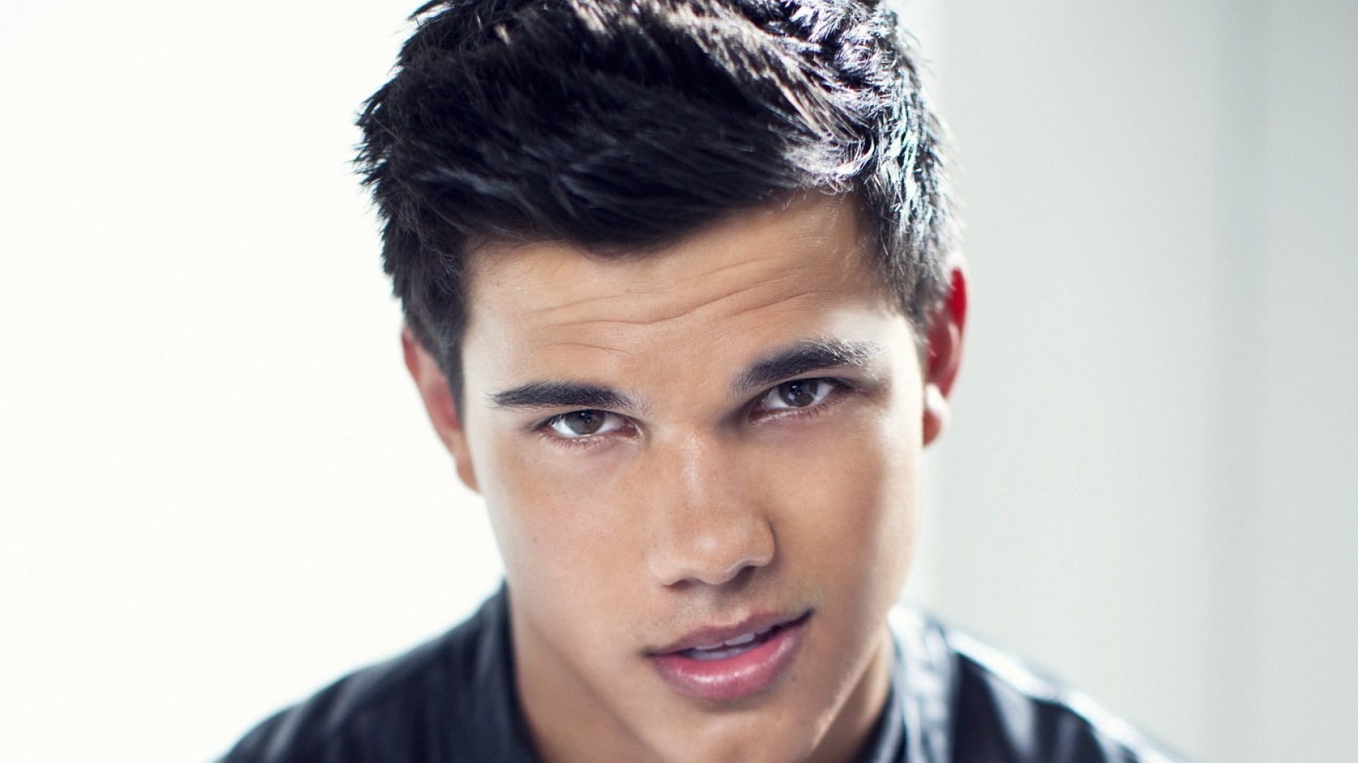 Taylor Lautner HD Wallpaper