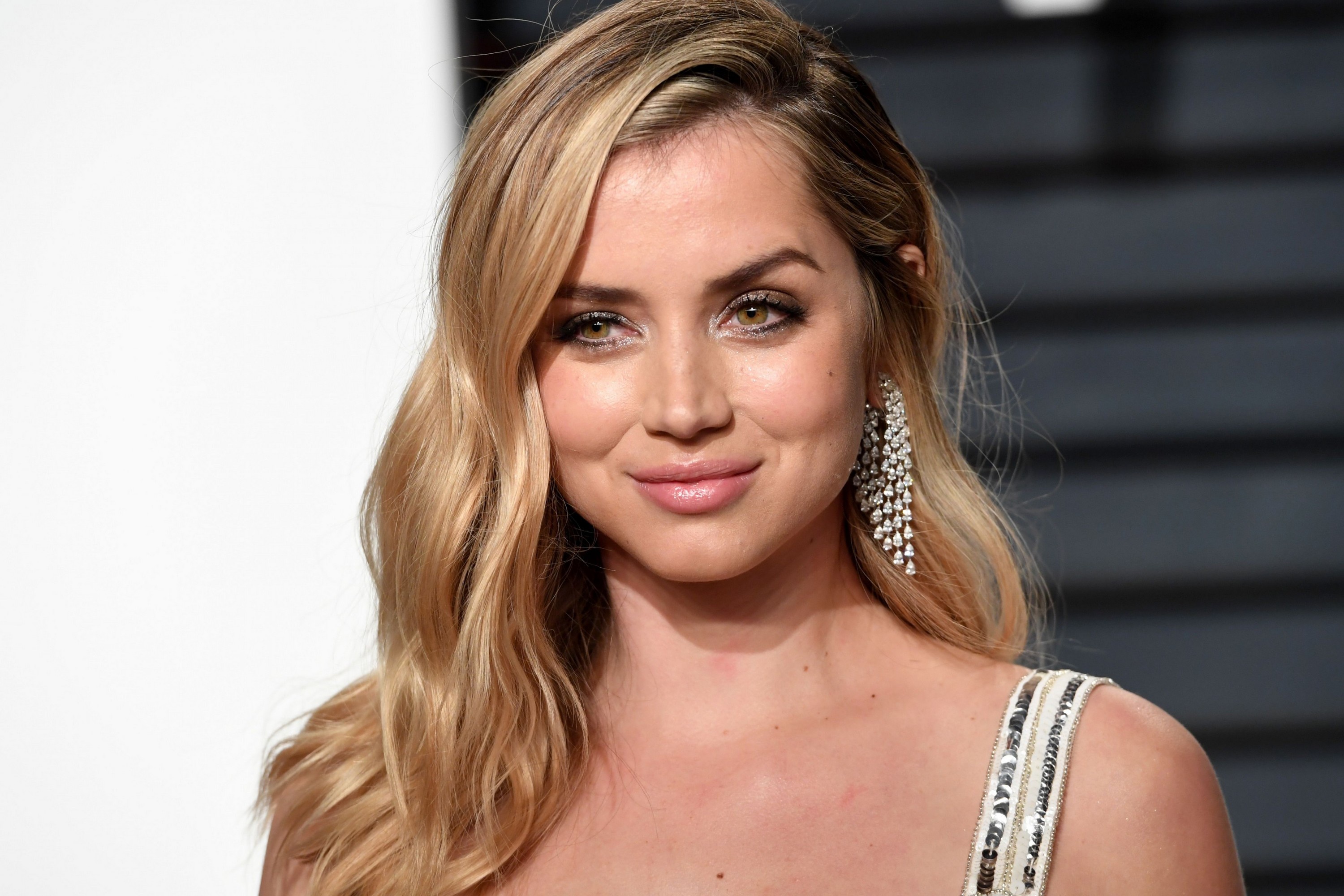 Ana de Armas HD Wallpaper