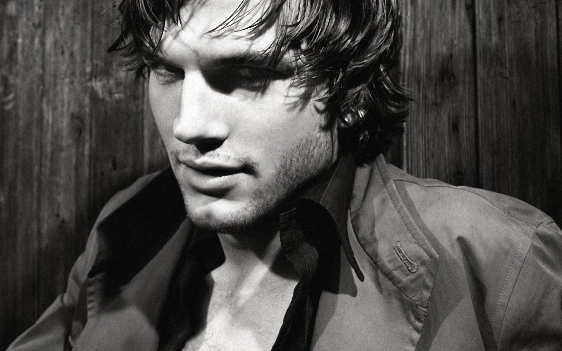 Ashton Kutcher HD Wallpaper