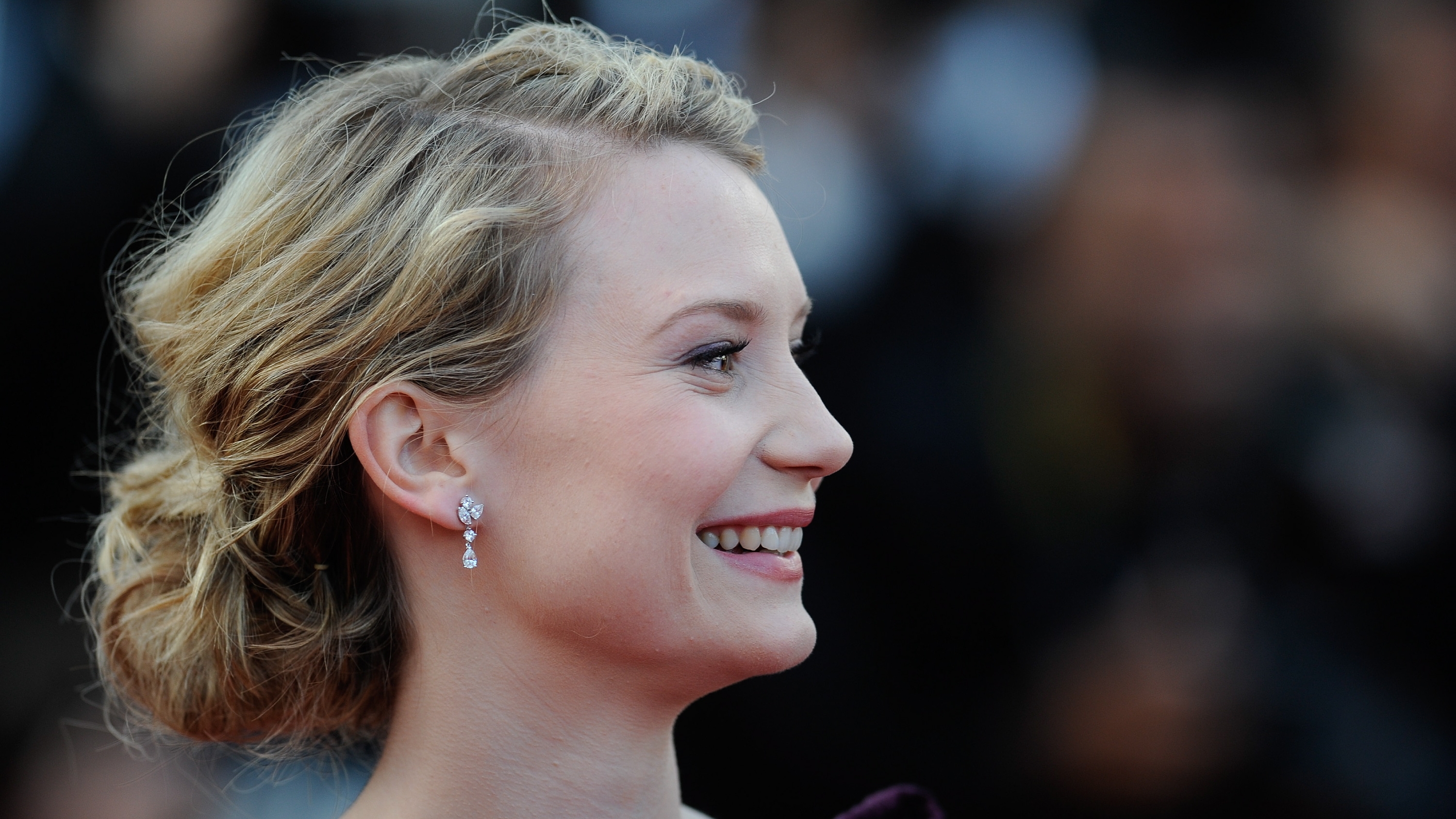 Mia Wasikowska HD Wallpaper