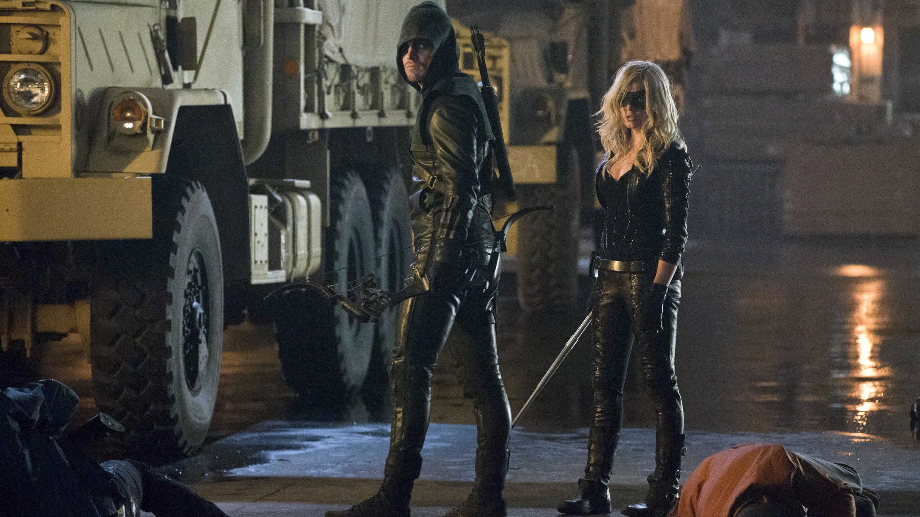 Green Arrow and Black Canary with military truck HD Wallpaper
