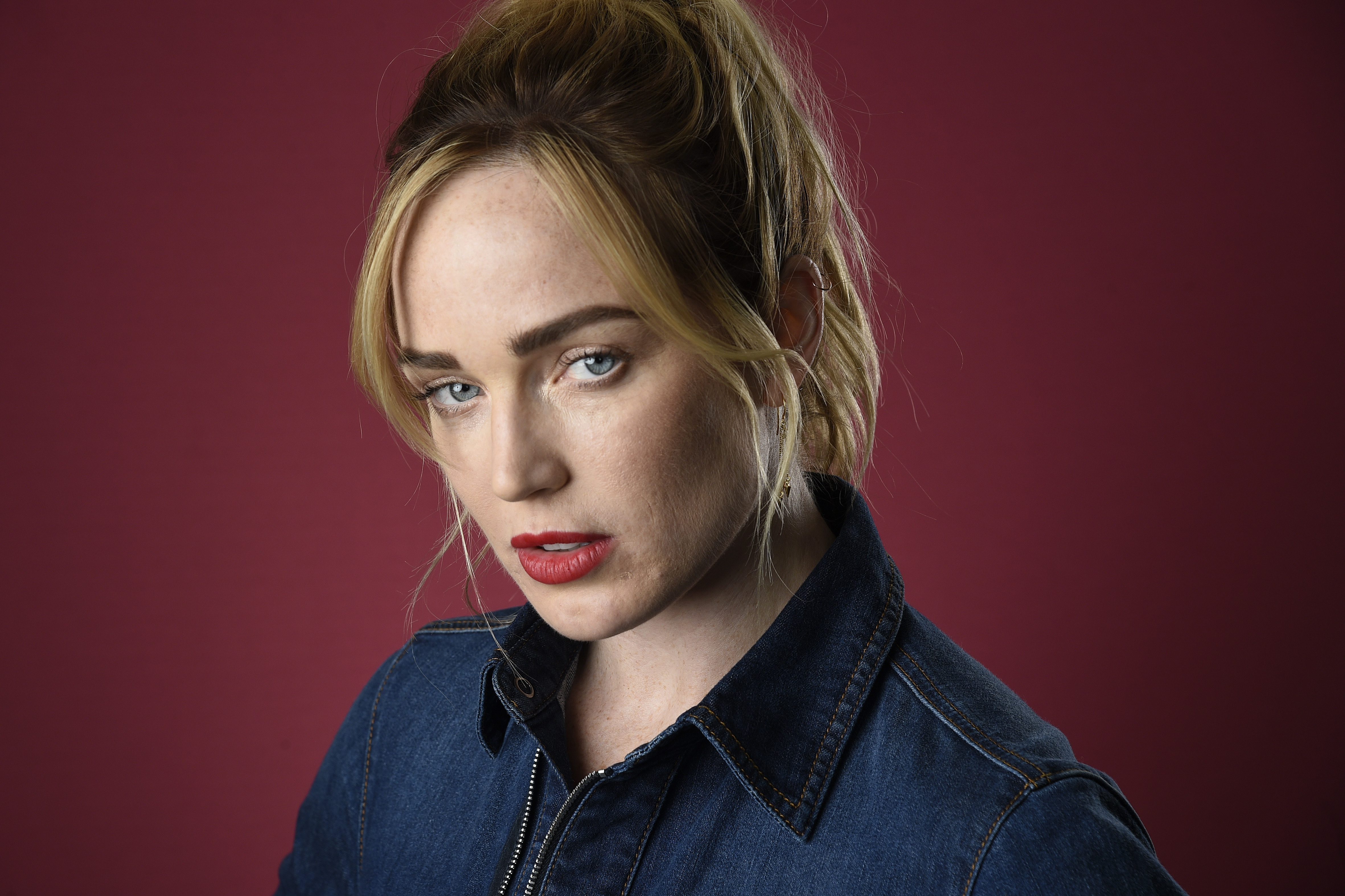 Caity Lotz HD Wallpaper