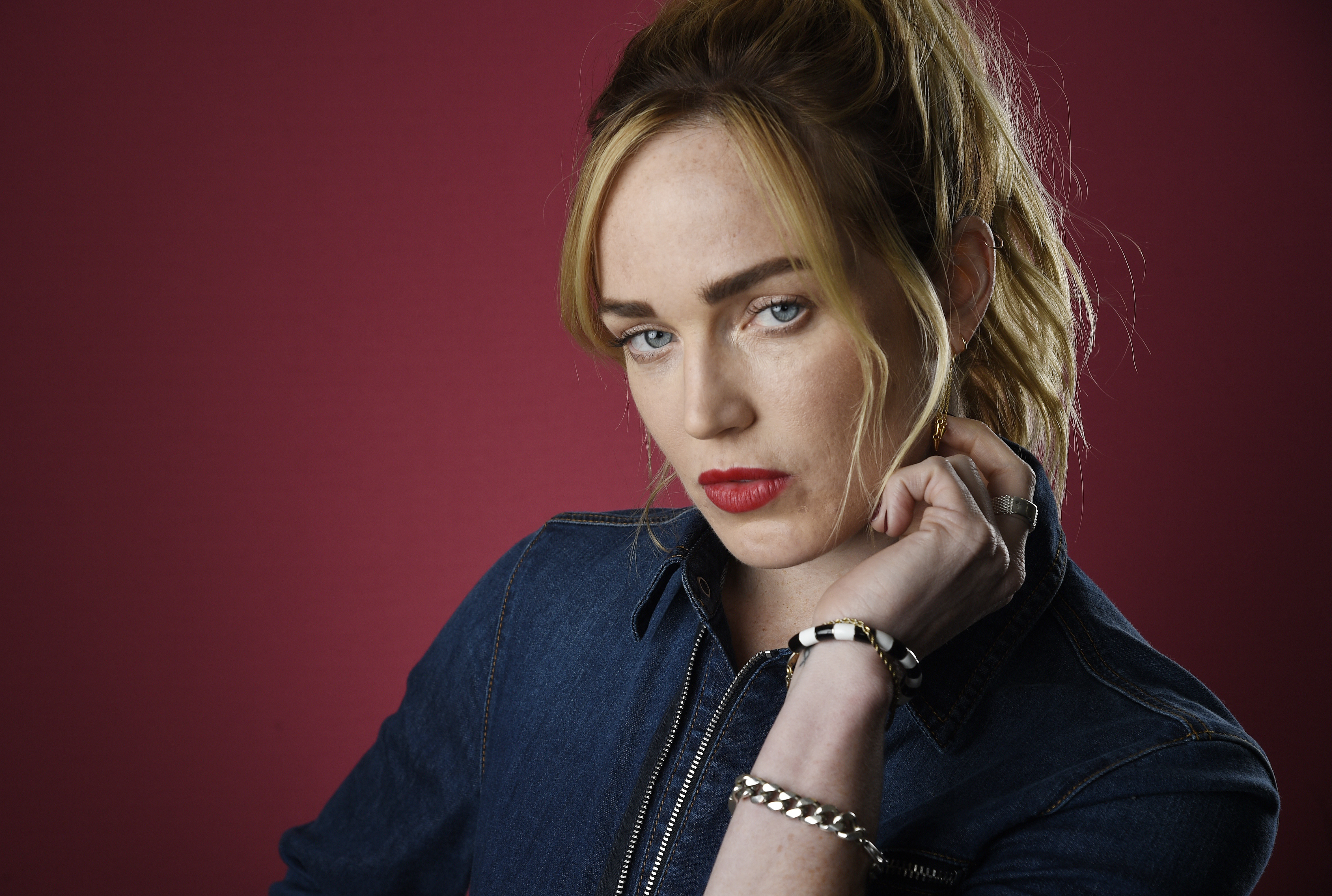 Caity Lotz HD Wallpaper