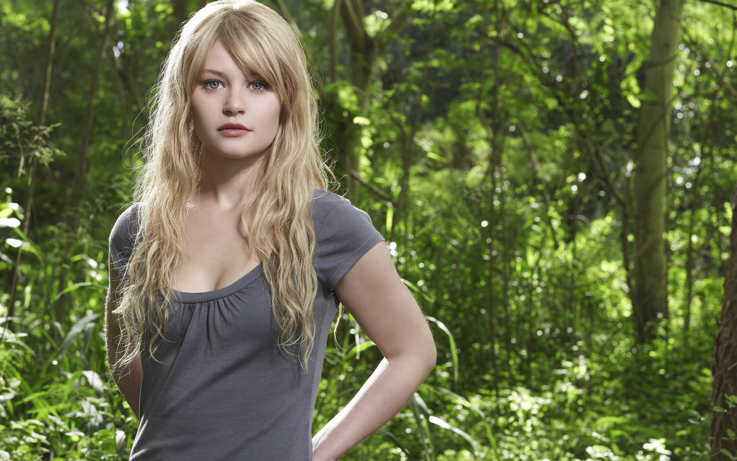 Emilie de Ravin in a forest HD Wallpaper