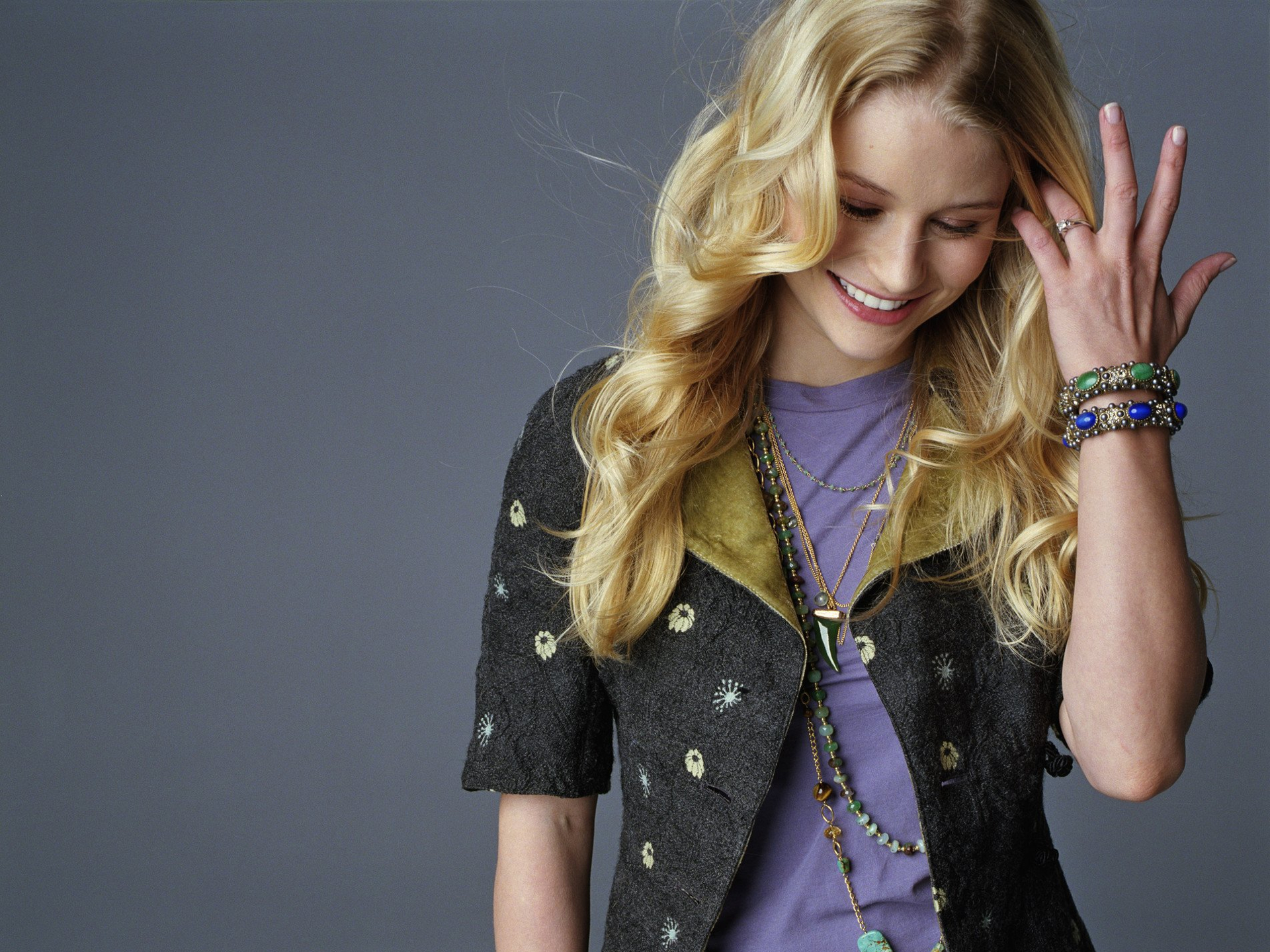 Emilie de Ravin HD Wallpaper