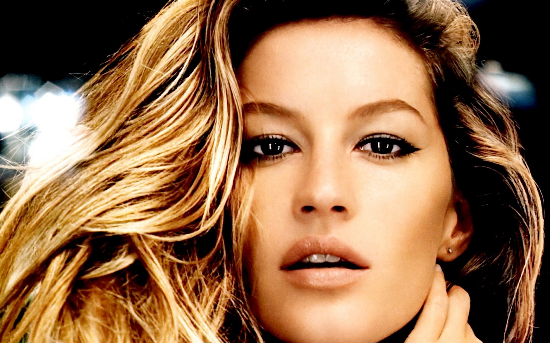 Gisele Bündchen close-up portrait HD Wallpaper