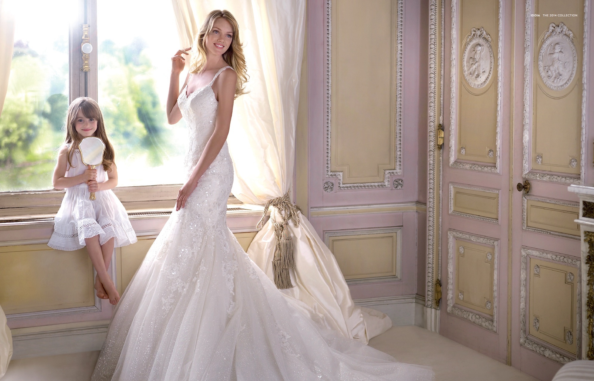 Lindsay Ellingson in Wedding Dress with Young Girl HD Wallpaper