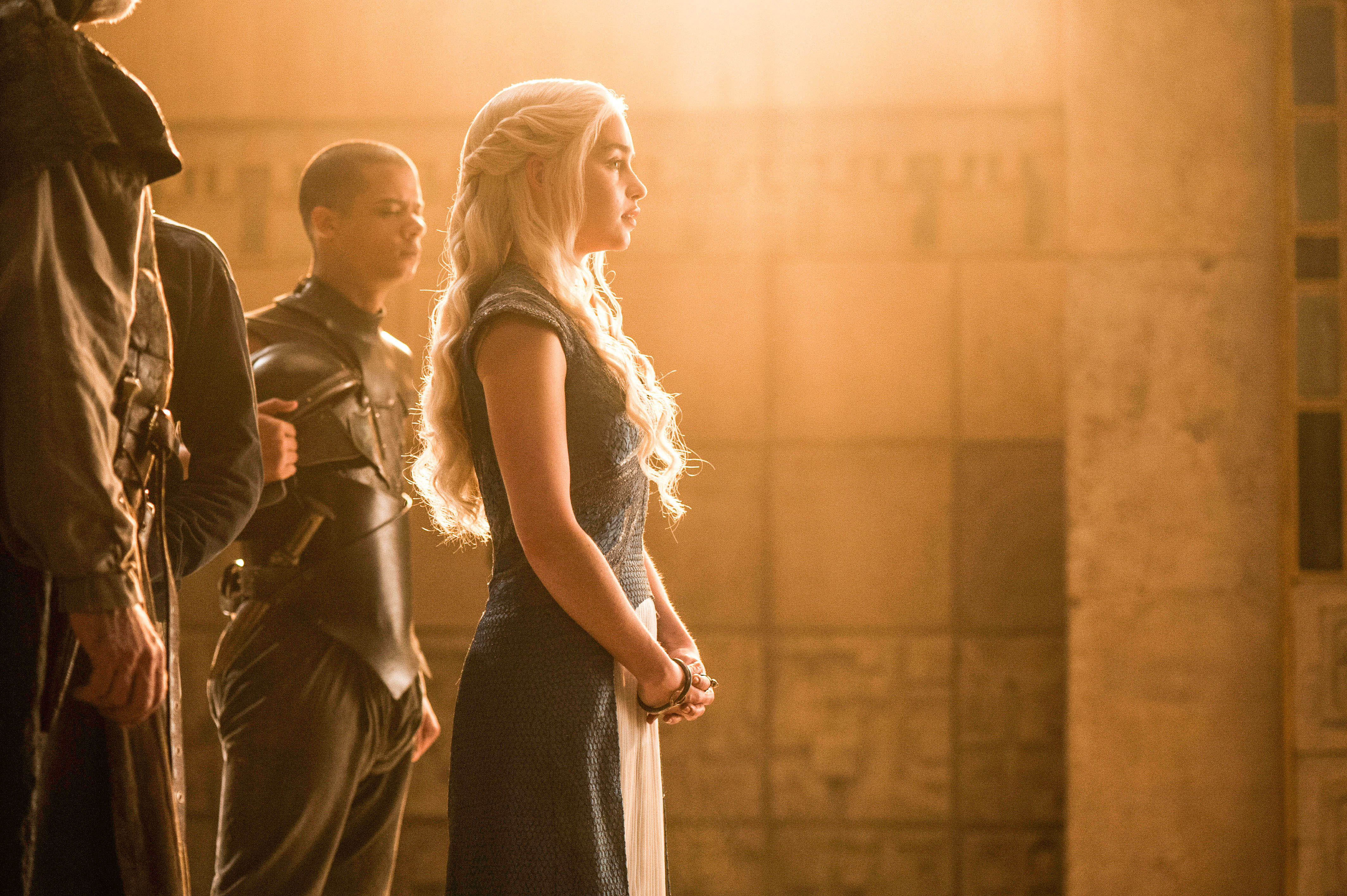 Daenerys Targaryen from Game of Thrones with guards HD Wallpaper