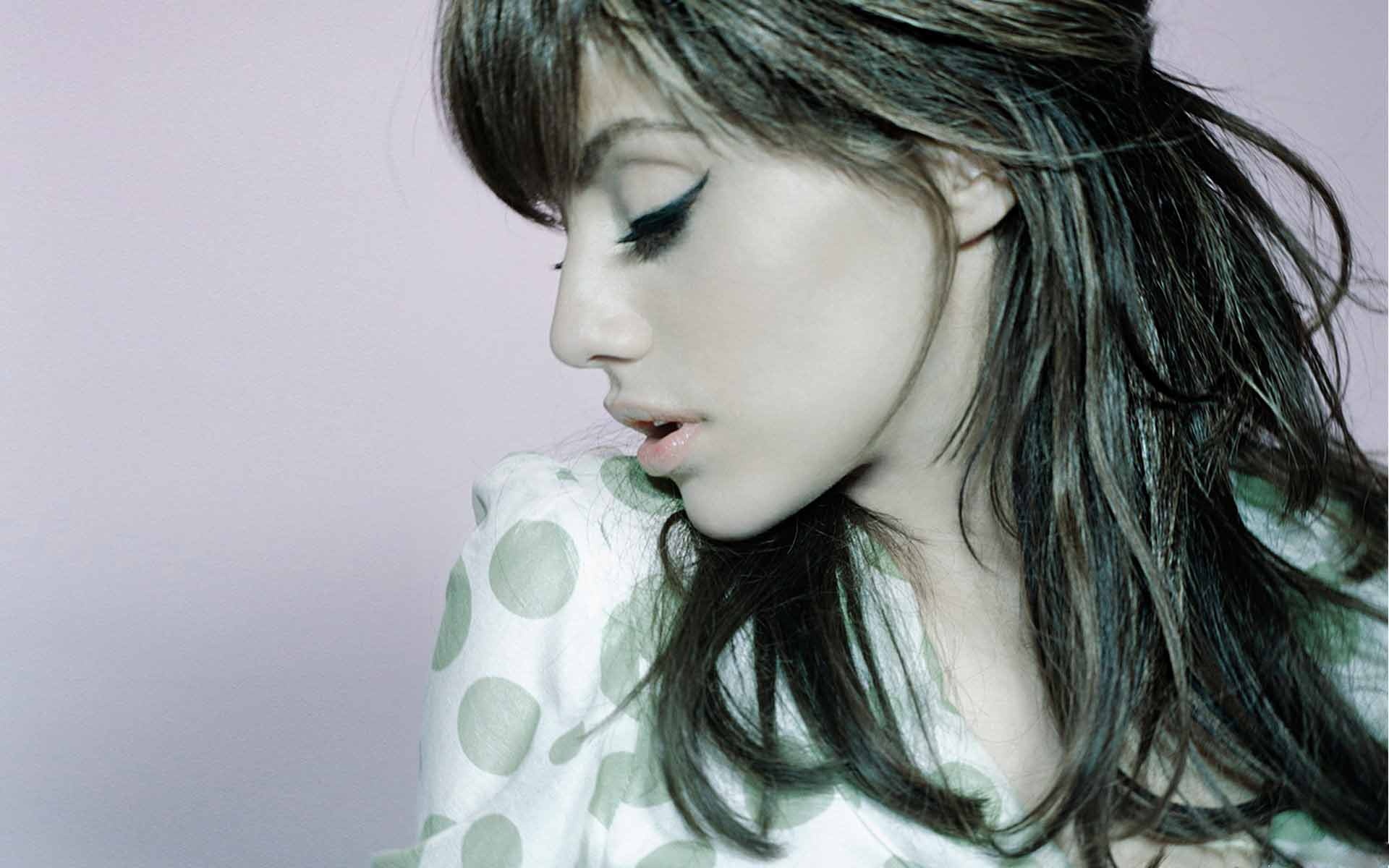 Brittany Murphy HD Wallpaper