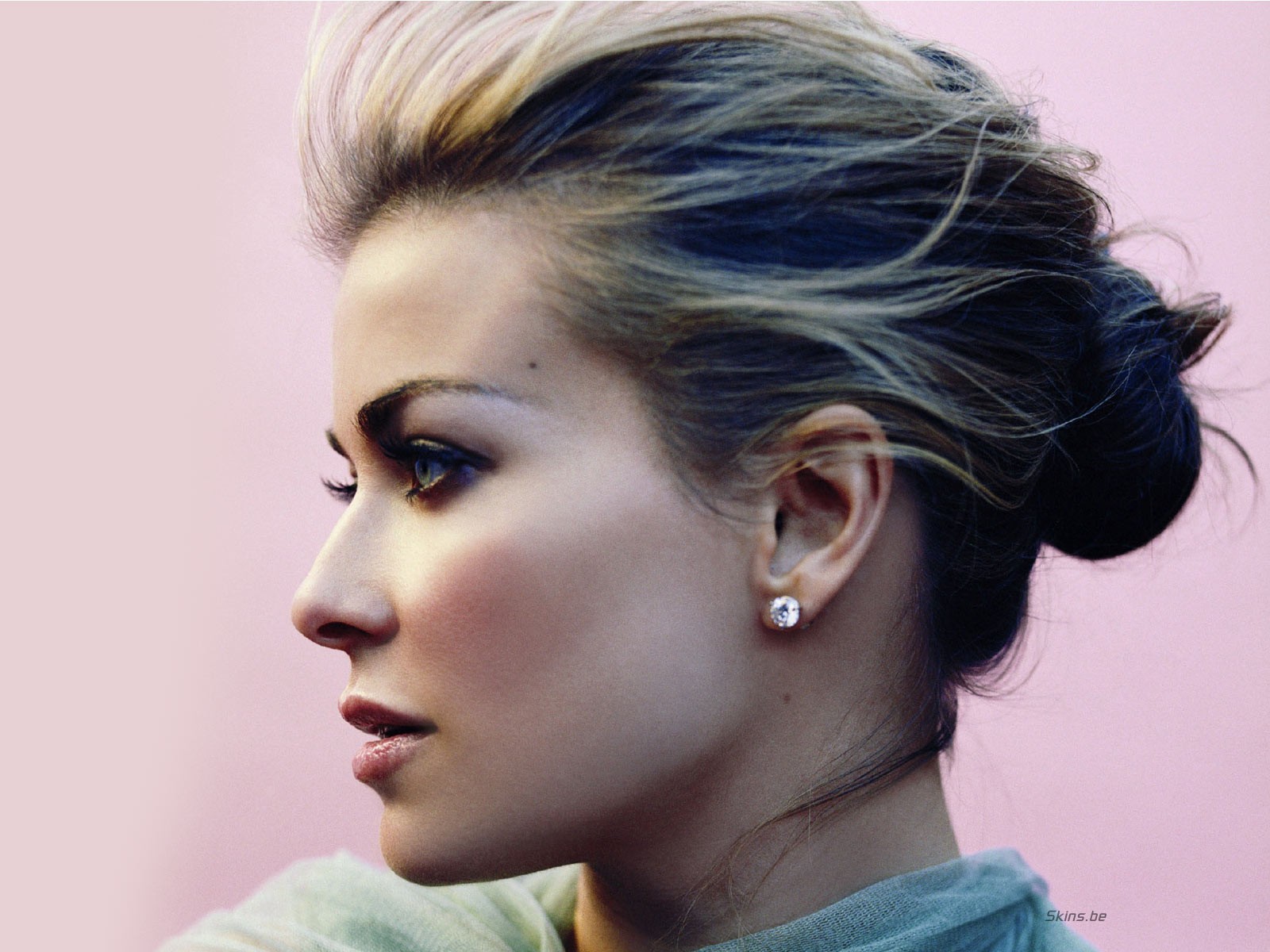 Carmen Electra HD Wallpaper