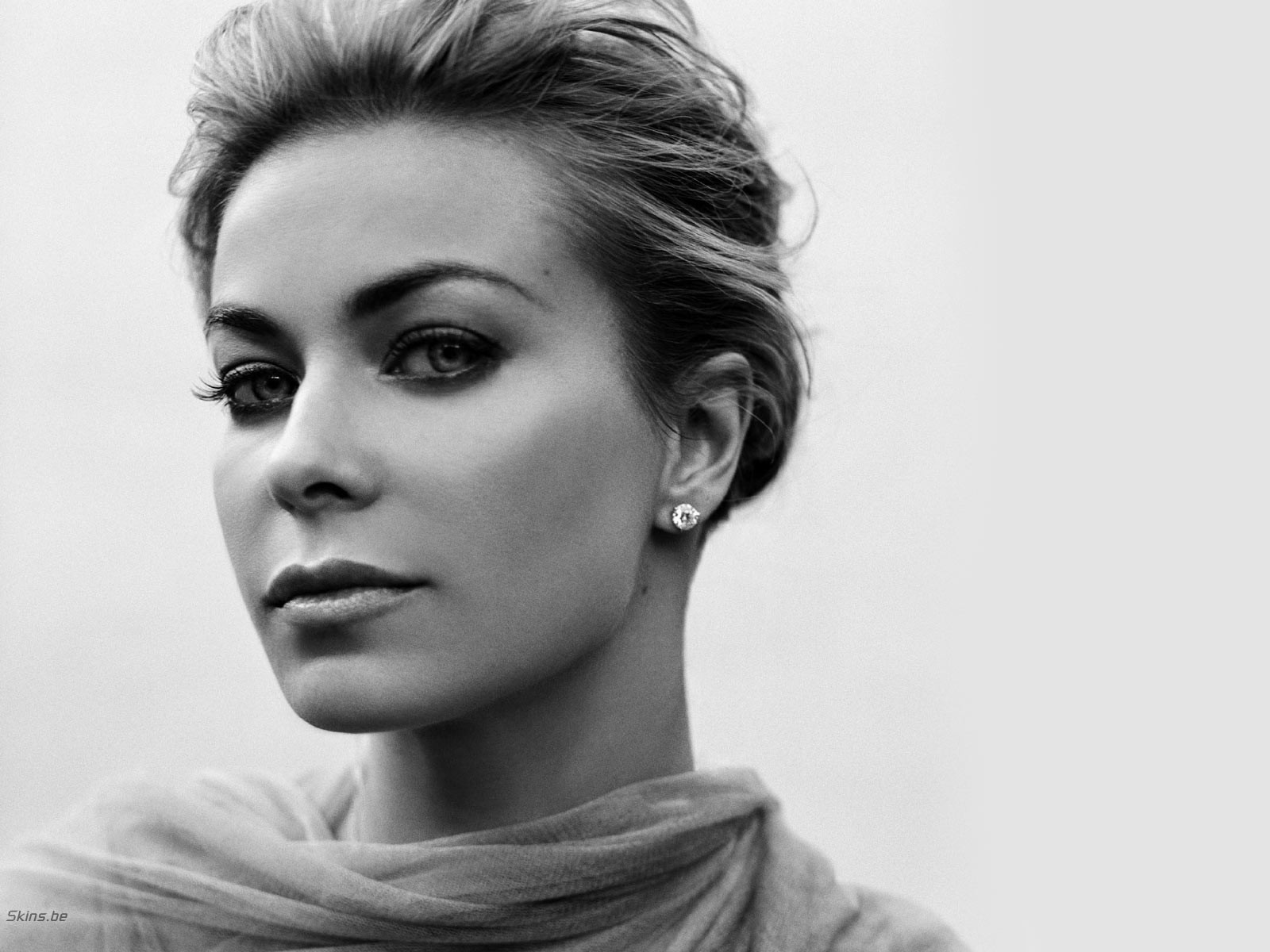 Carmen Electra HD Wallpaper
