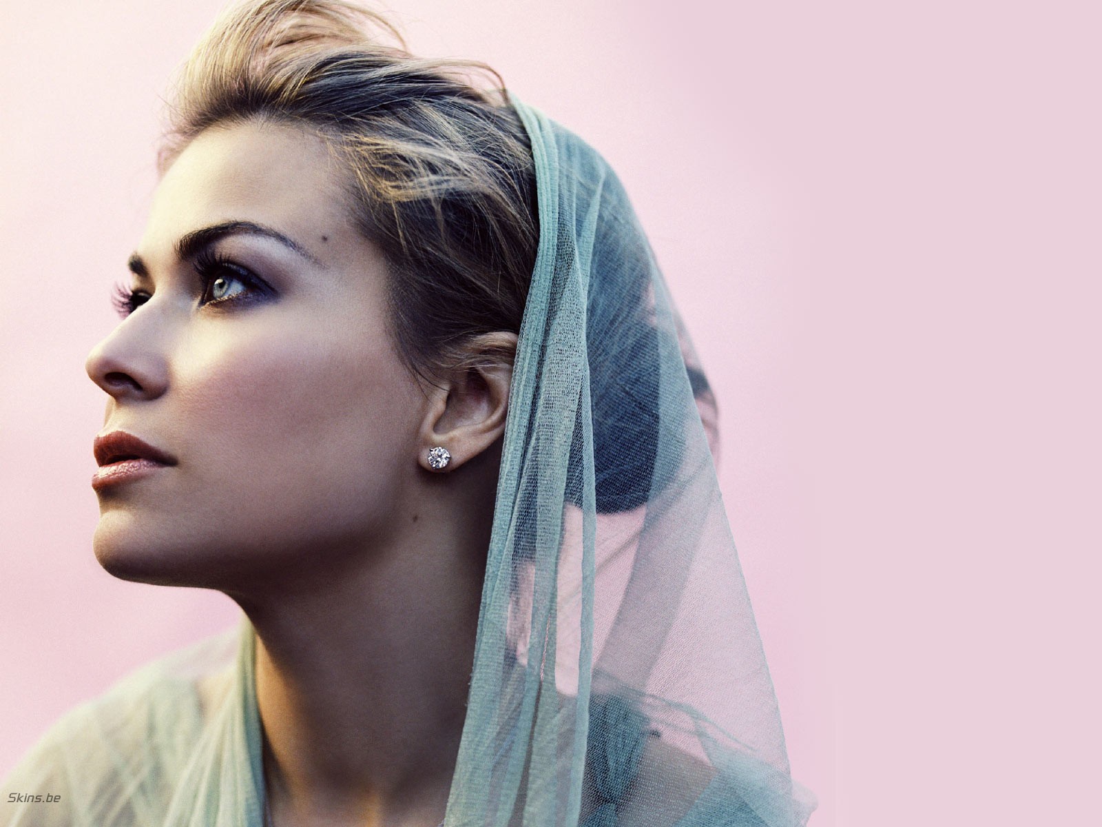 Carmen Electra HD Wallpaper