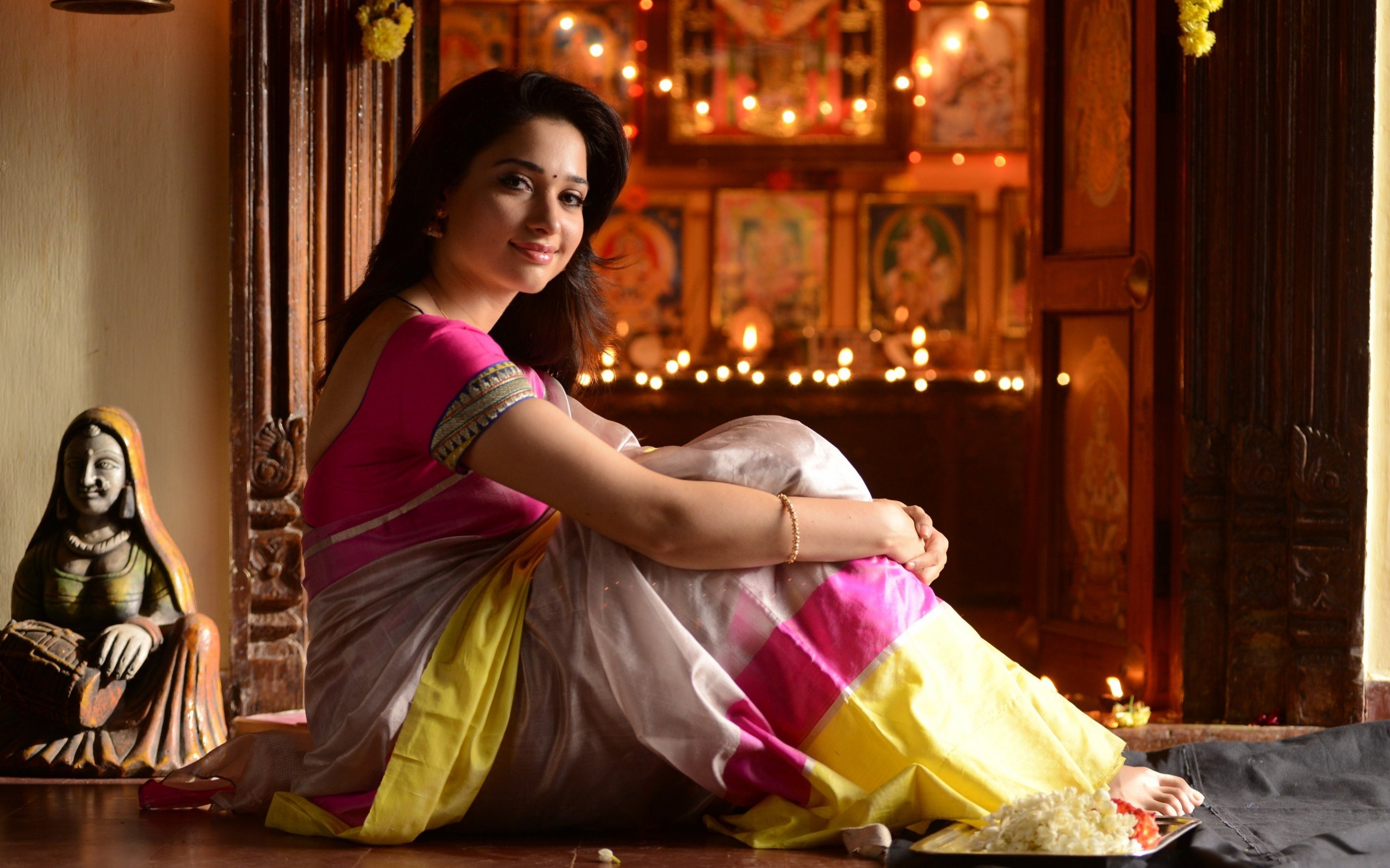 Tamanna Bhatia in a Saree HD Wallpaper