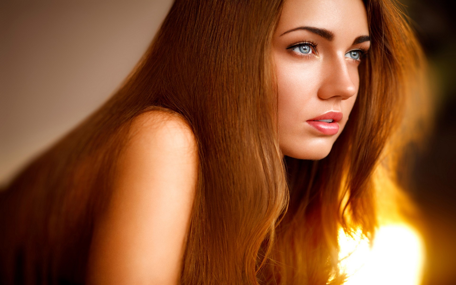 Woman with long auburn hair and blue eyes HD Wallpaper