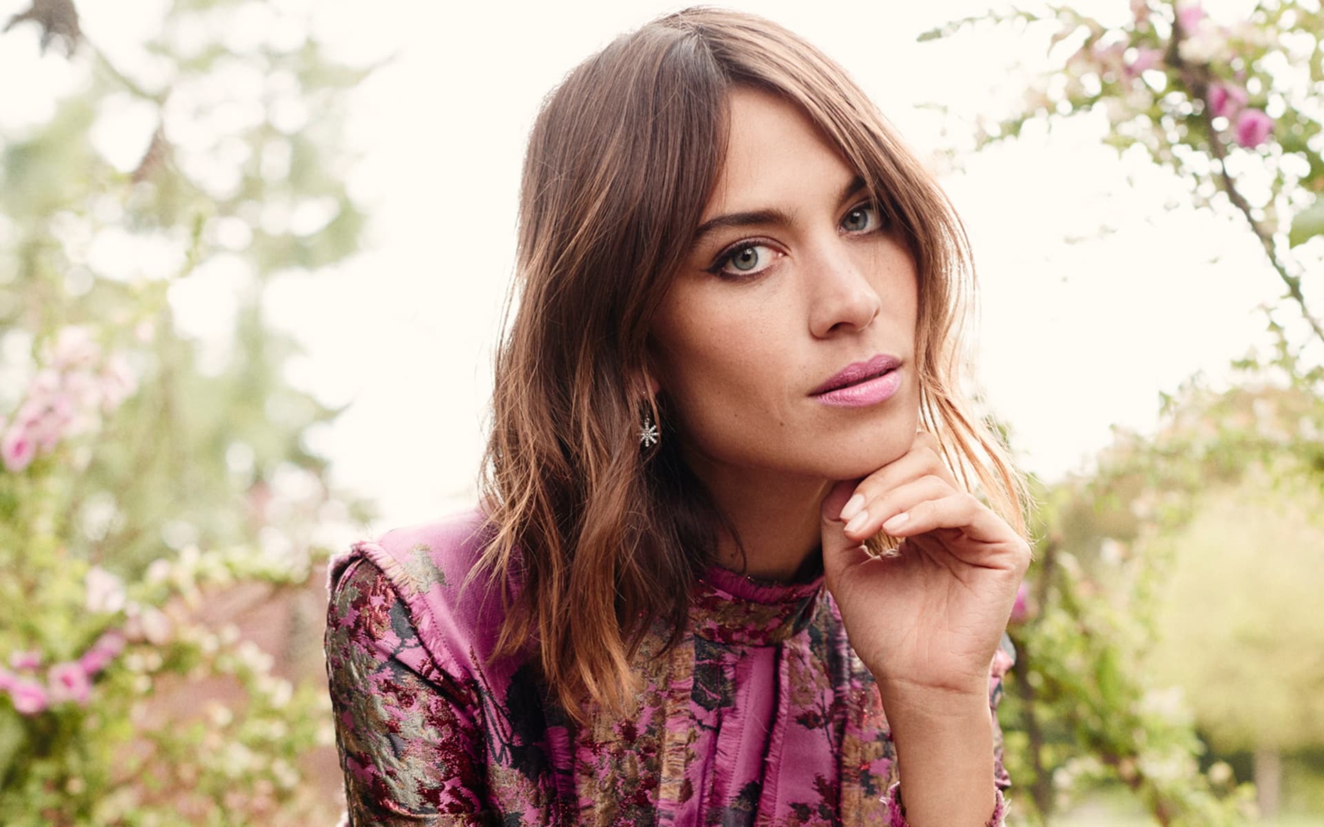 Alexa Chung HD Wallpaper