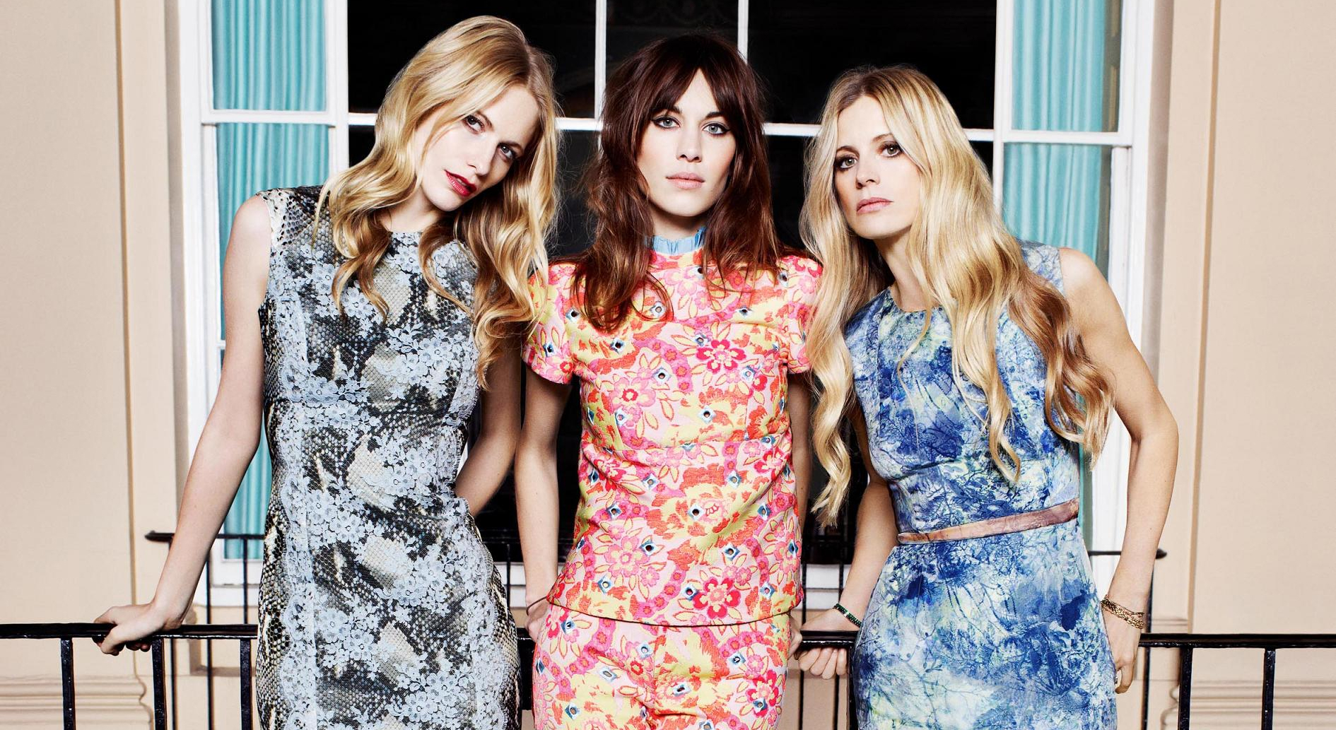 Alexa Chung and two models posing HD Wallpaper