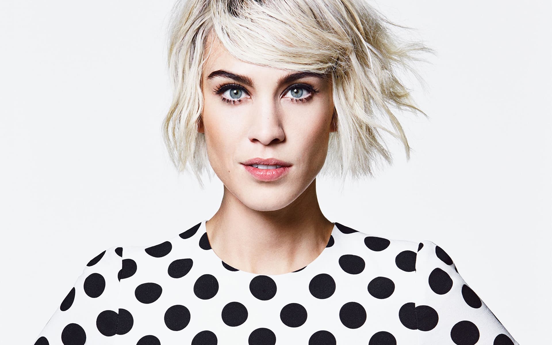 Alexa Chung in Polka Dot Dress HD Wallpaper