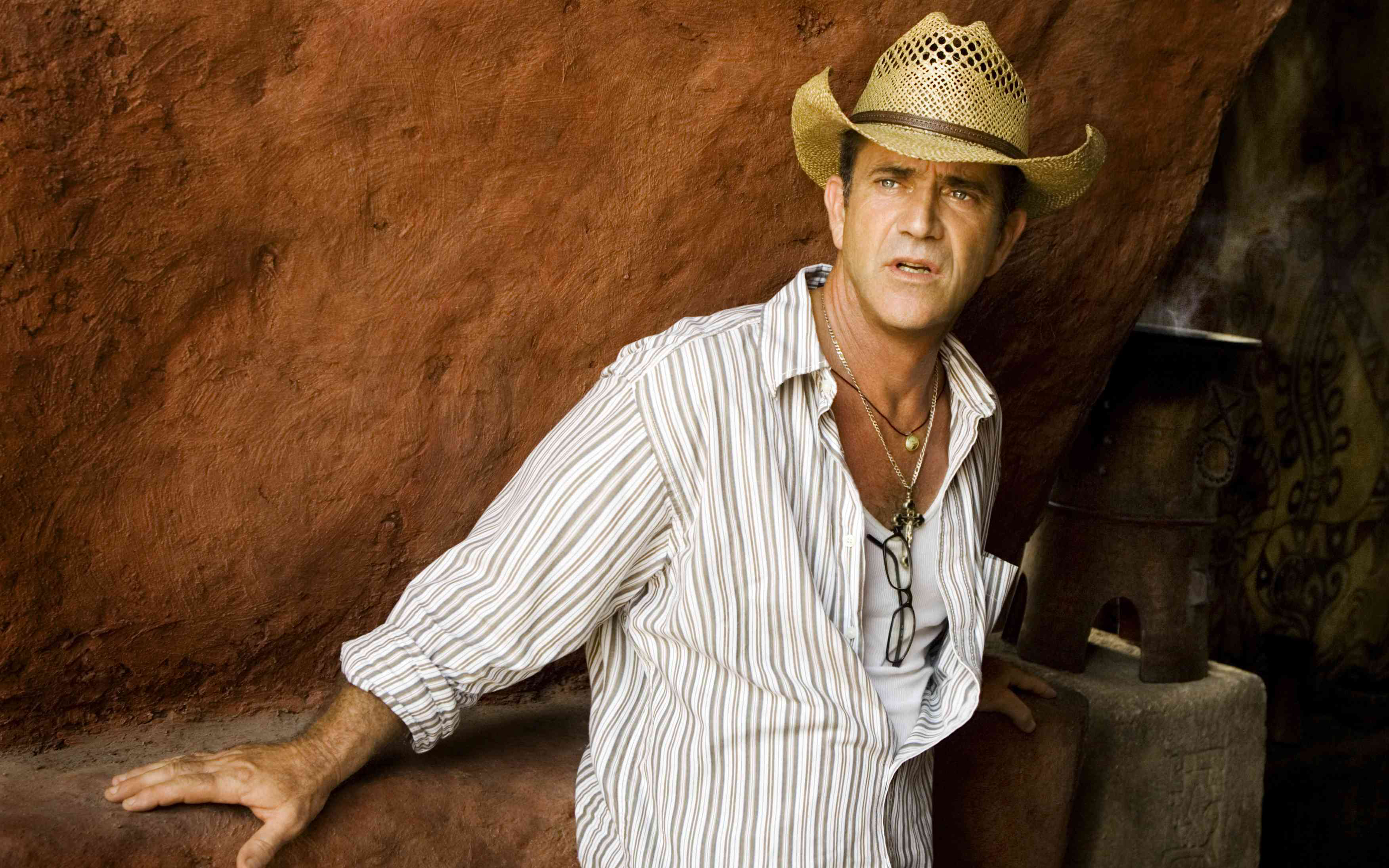 Mel Gibson in a straw hat HD Wallpaper