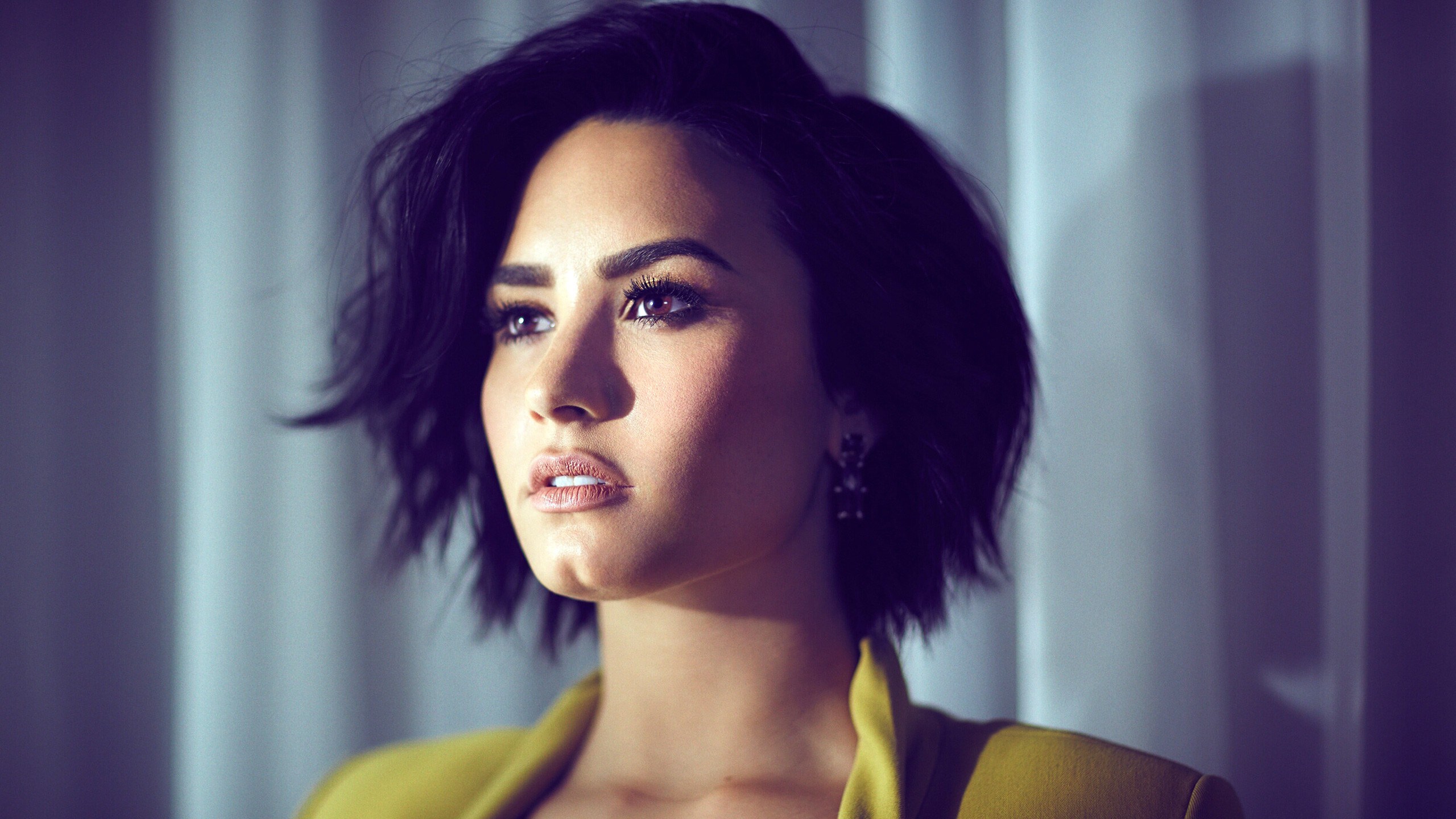 Demi Lovato HD Wallpaper