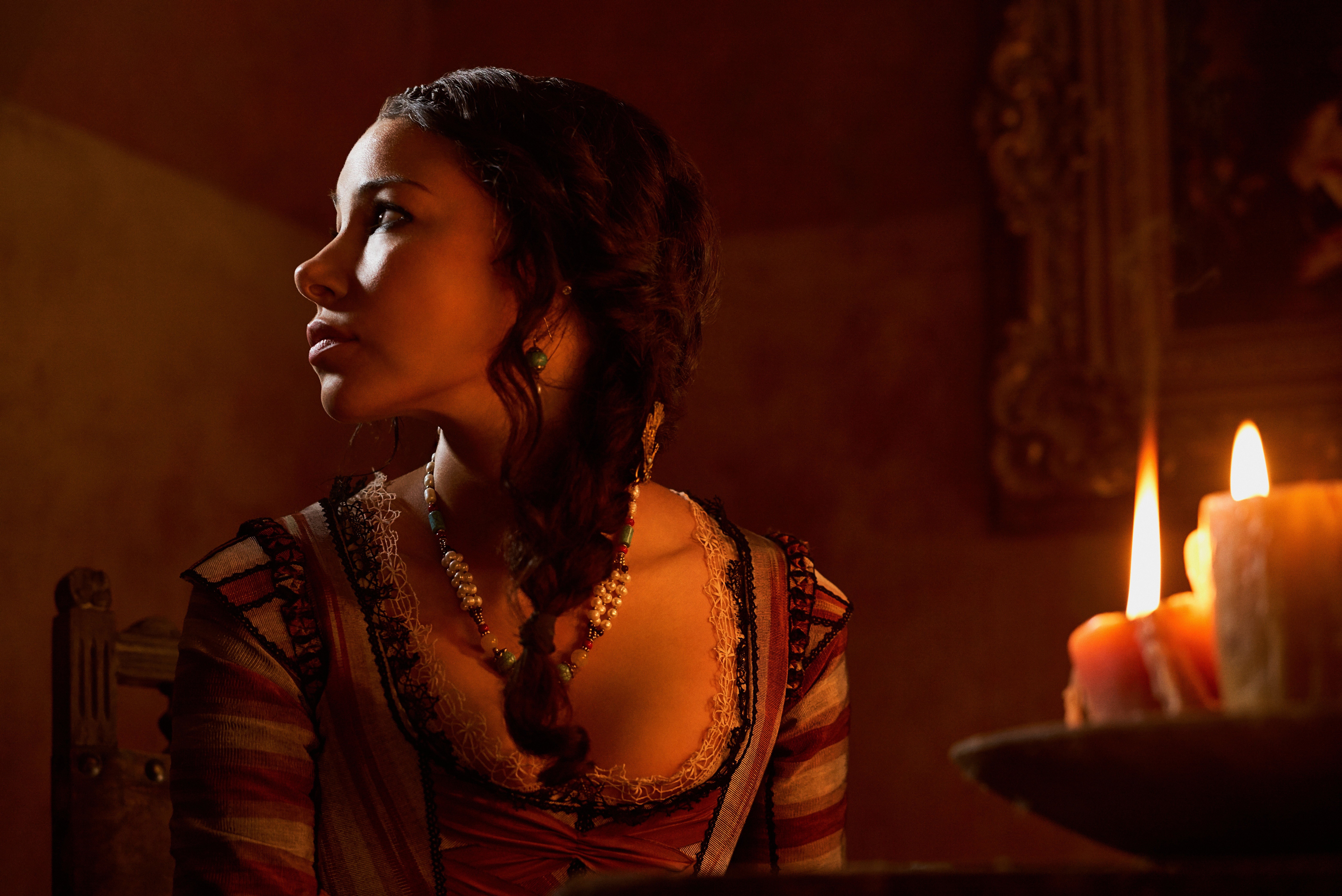 Jessica Parker Kennedy in period costume HD Wallpaper