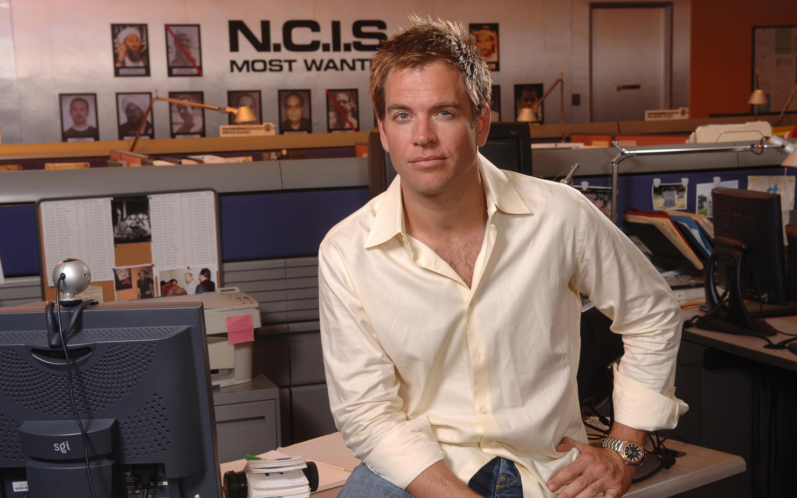 Michael Weatherly from NCIS HD Wallpaper