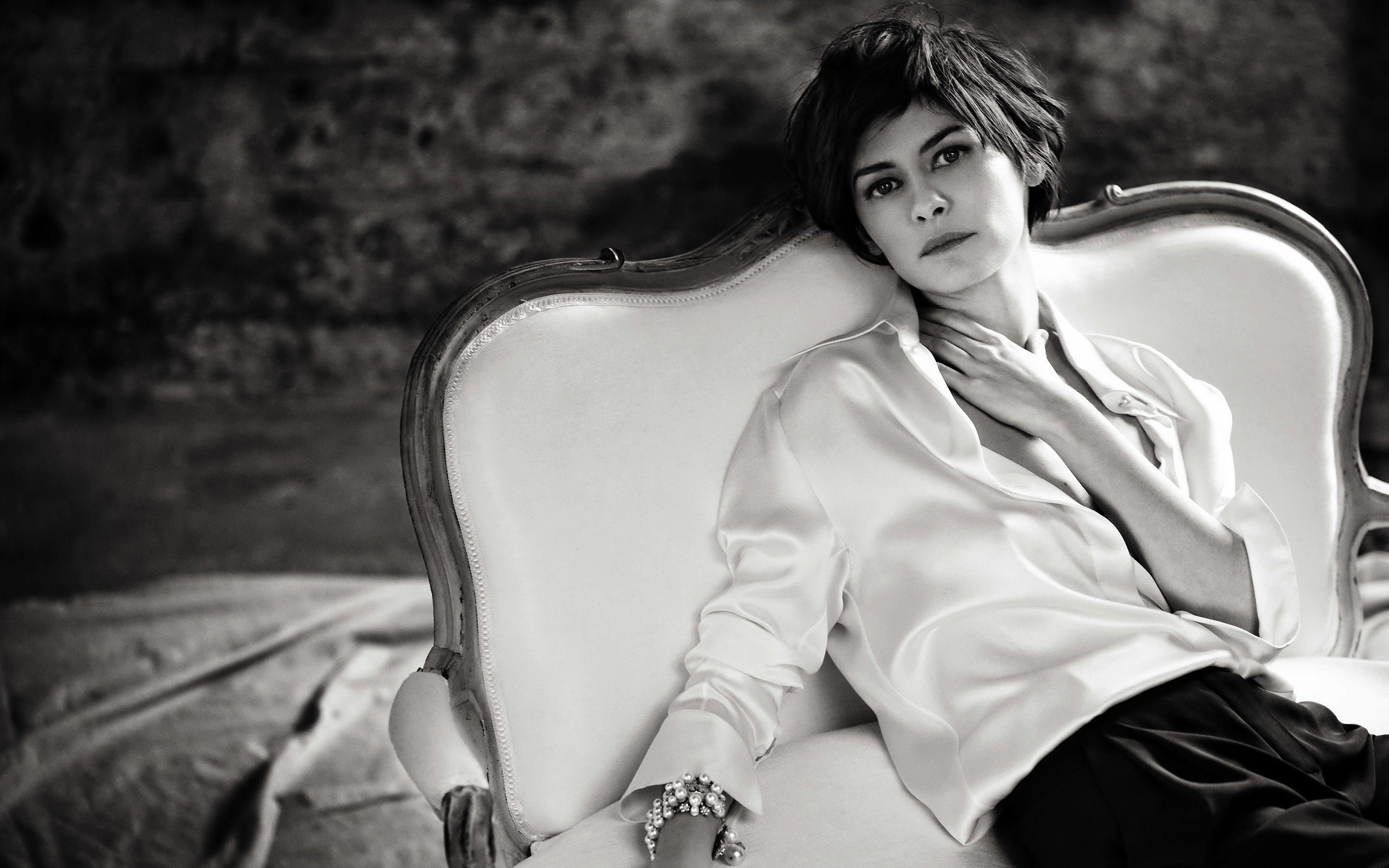 Audrey Tautou on a vintage chair HD Wallpaper