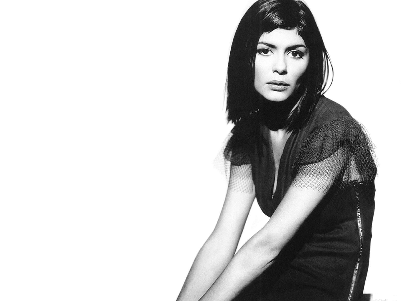 Audrey Tautou HD Wallpaper
