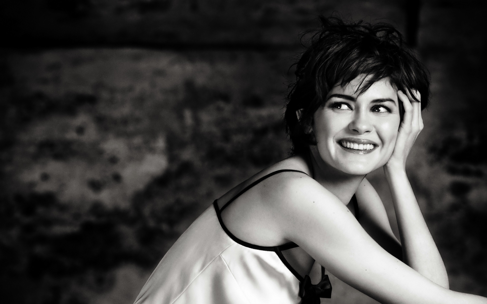 Audrey Tautou HD Wallpaper