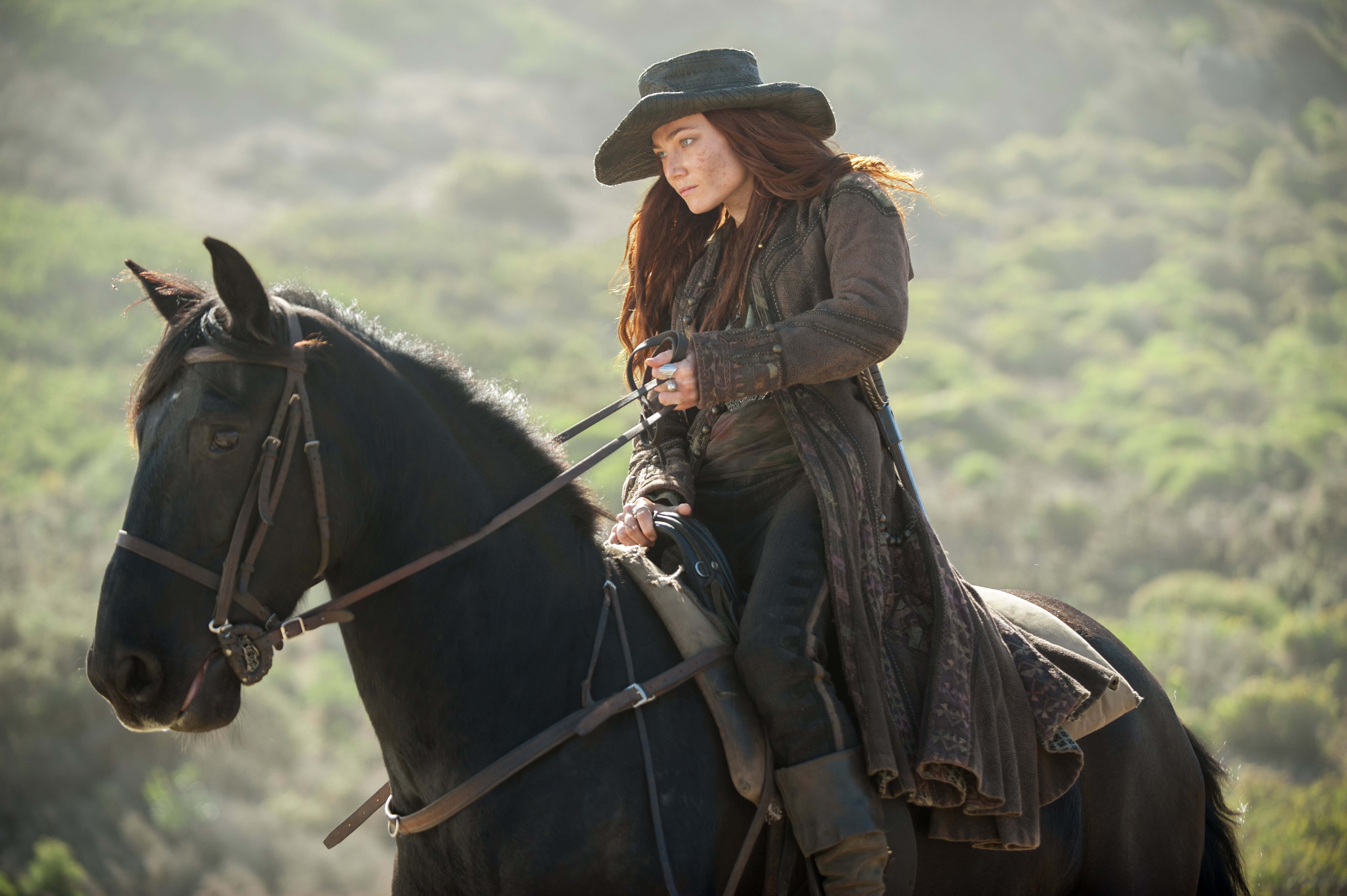 Clara Paget on horseback HD Wallpaper