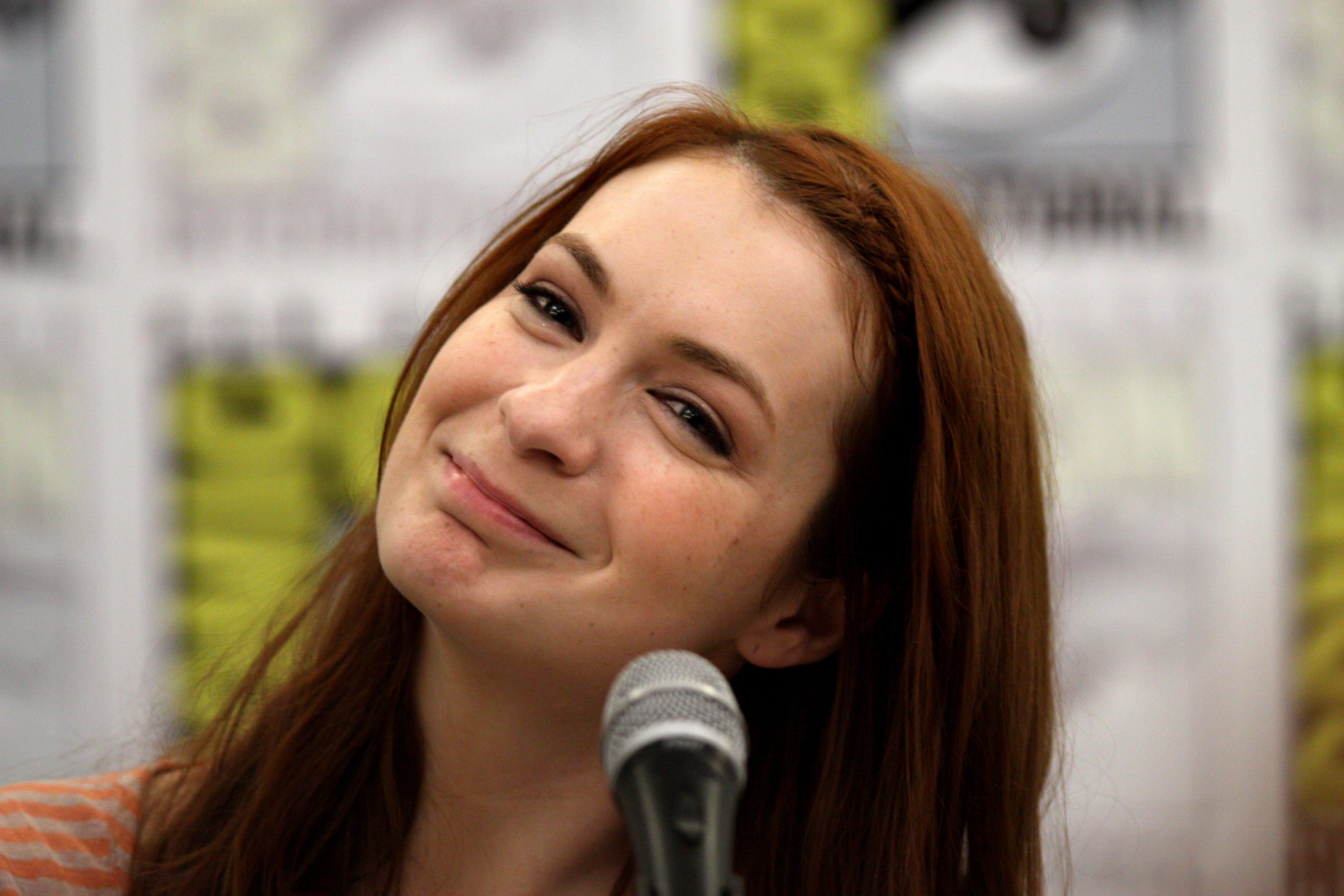 Felicia Day at Comic-Con HD Wallpaper