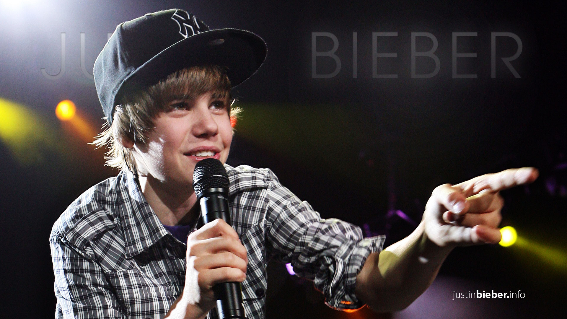 Justin Bieber performing on stage HD Wallpaper