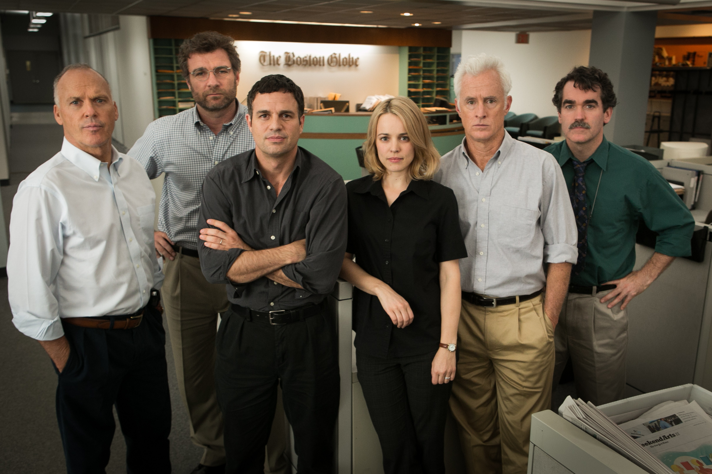 Spotlight cast in The Boston Globe office HD Wallpaper