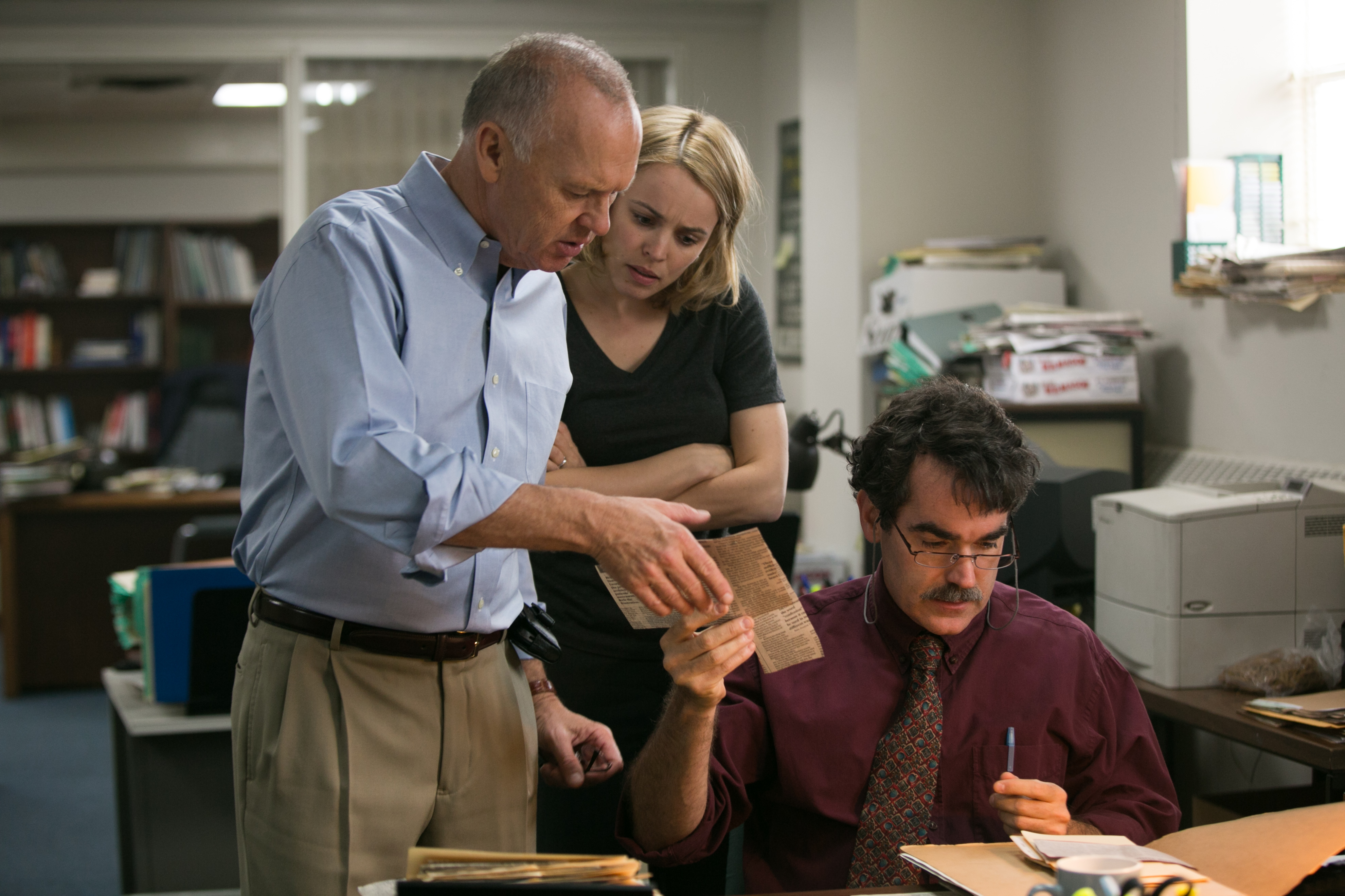 Michael Keaton and colleagues in an office HD Wallpaper