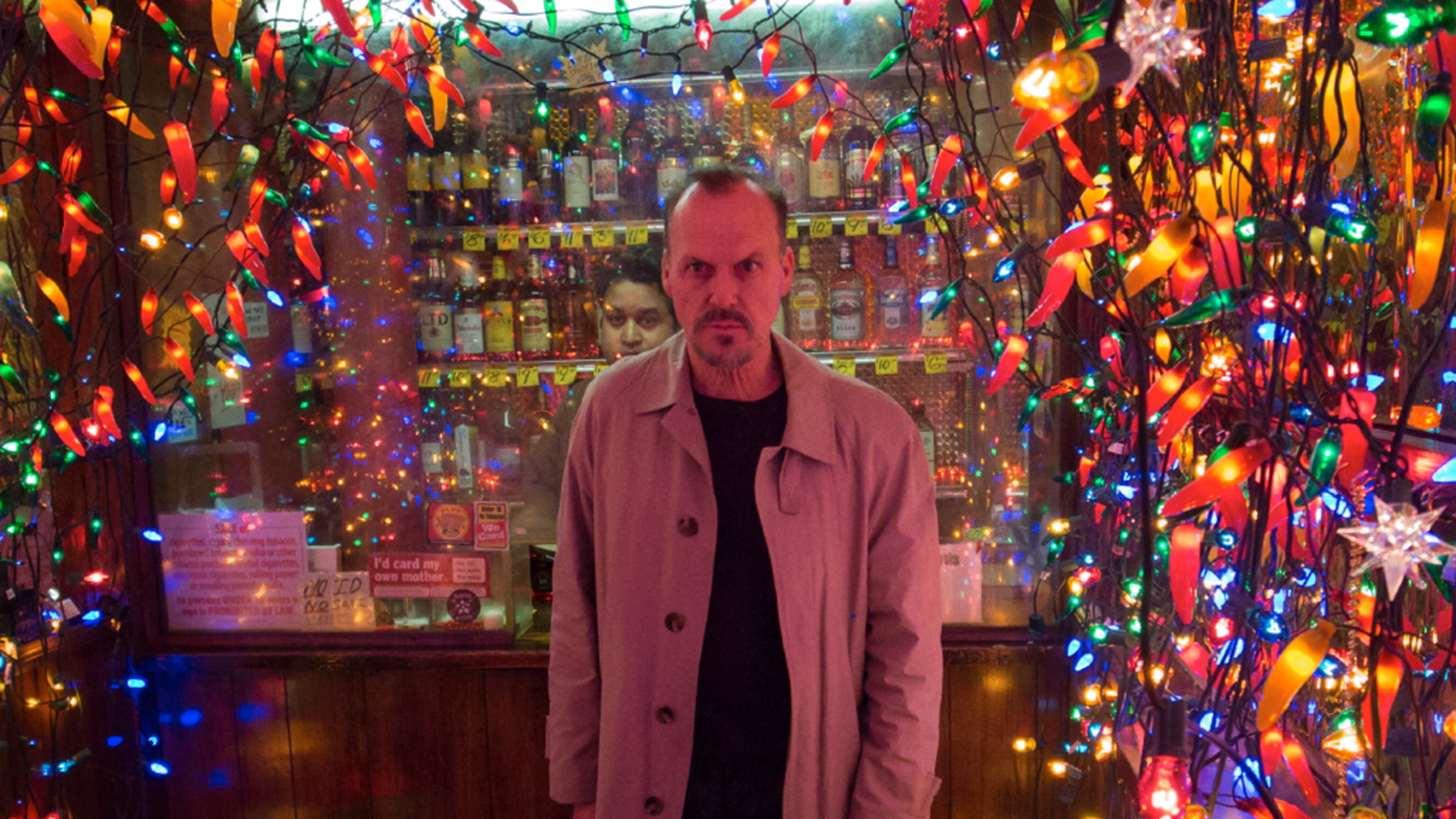 Michael Keaton in a bar HD Wallpaper