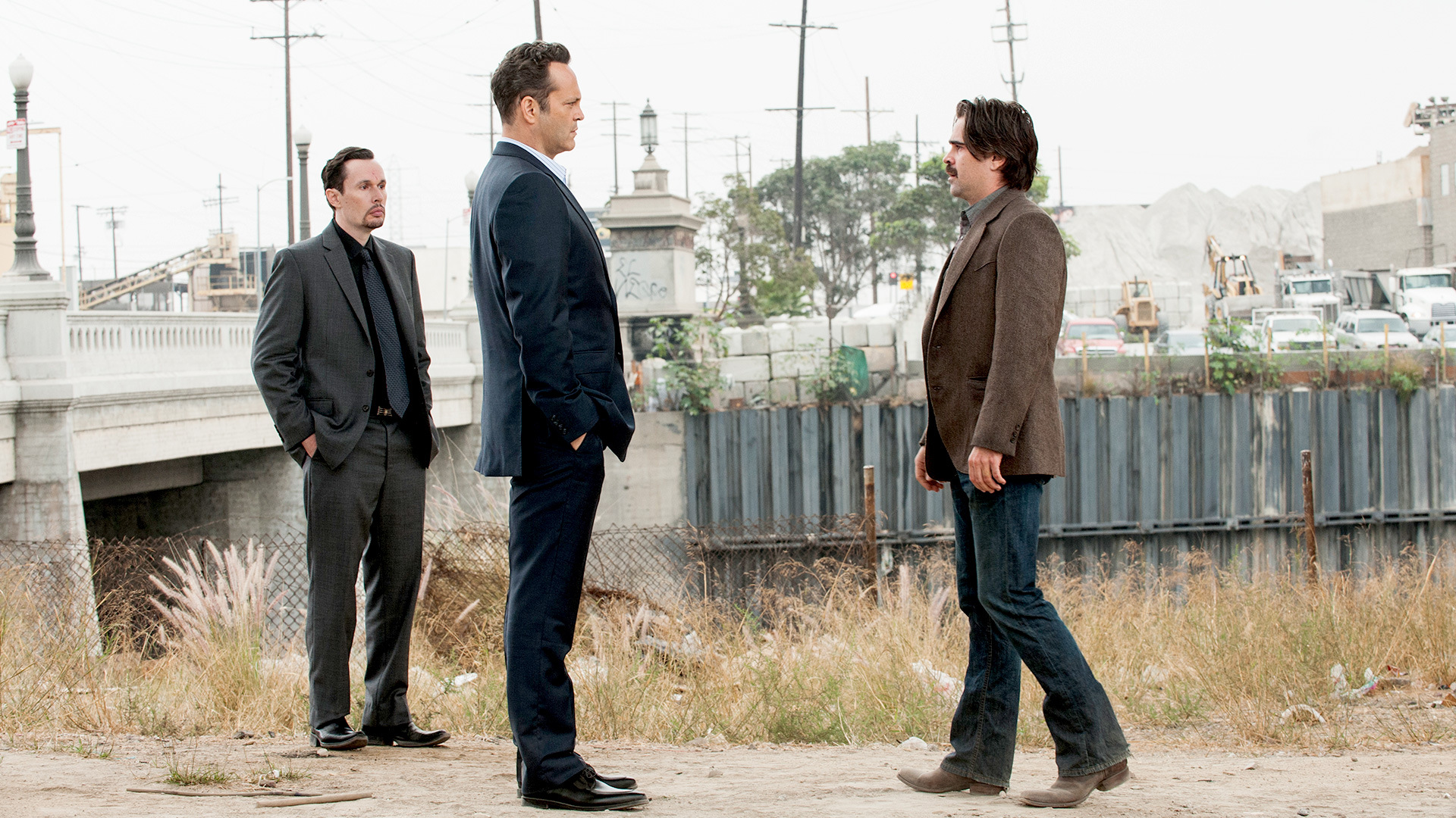 Vince Vaughn and two men in suits HD Wallpaper