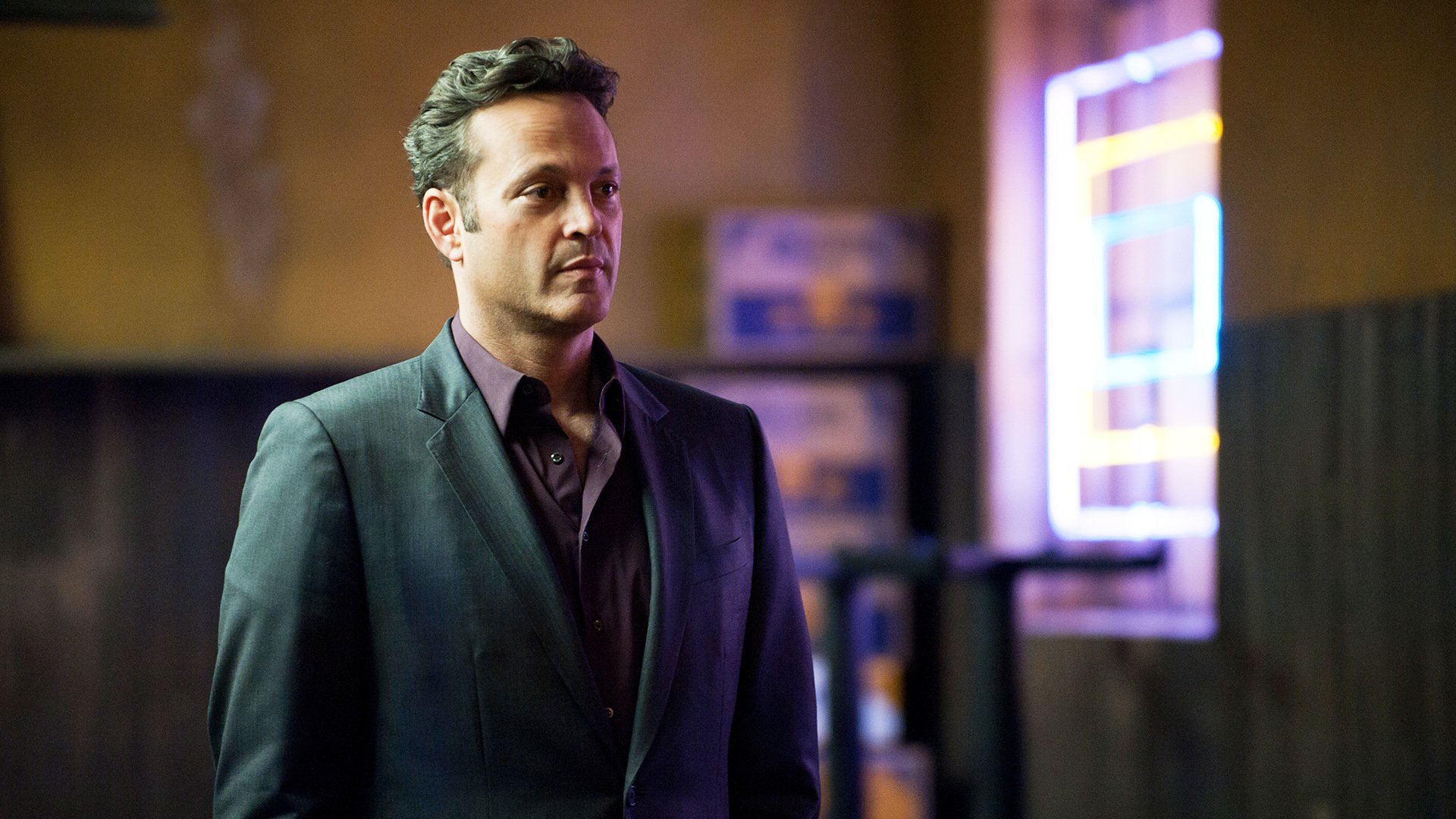 Vince Vaughn in a Suit HD Wallpaper